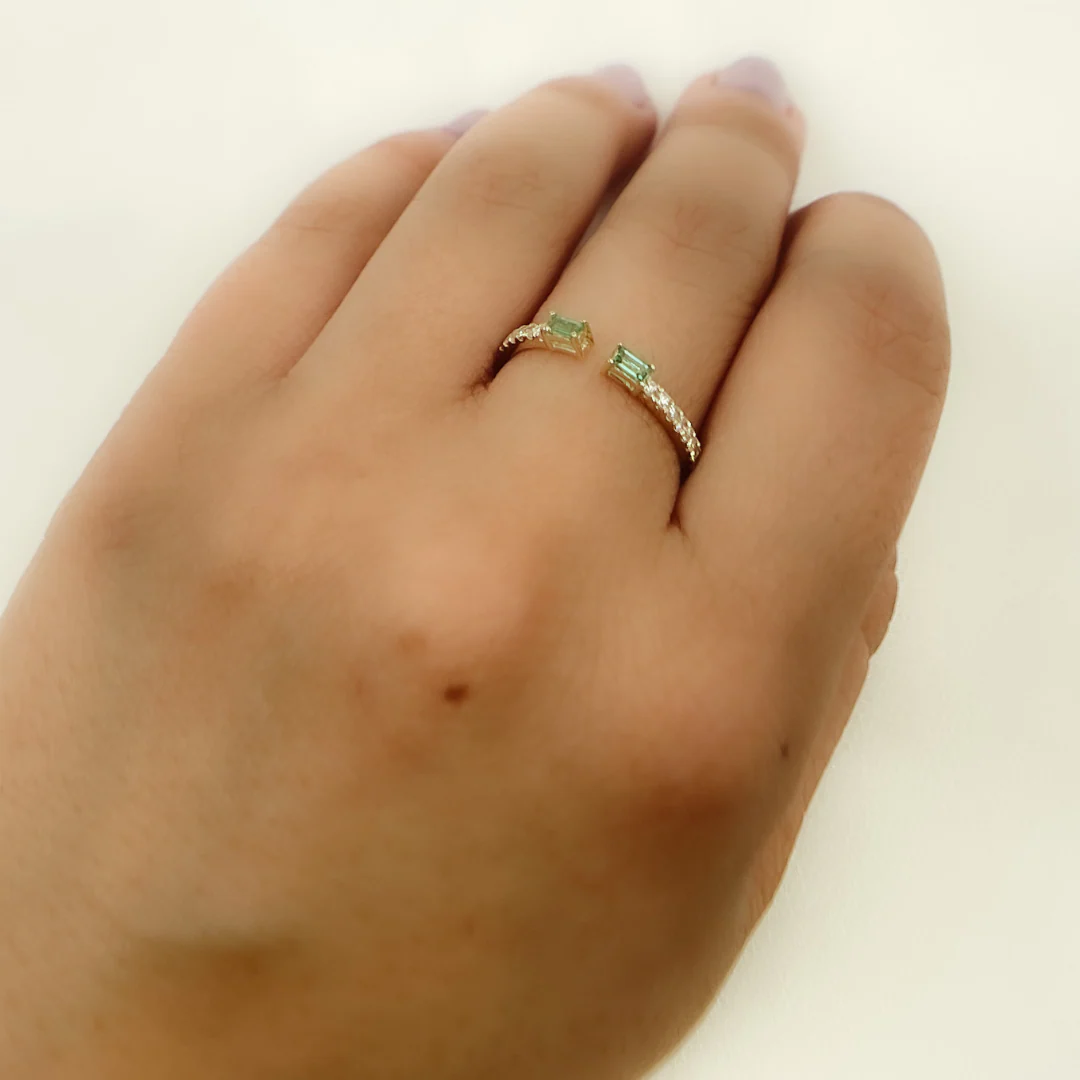 RFC17394EM. 14K Solid Gold Diamond & Emerald Ring - Image 8
