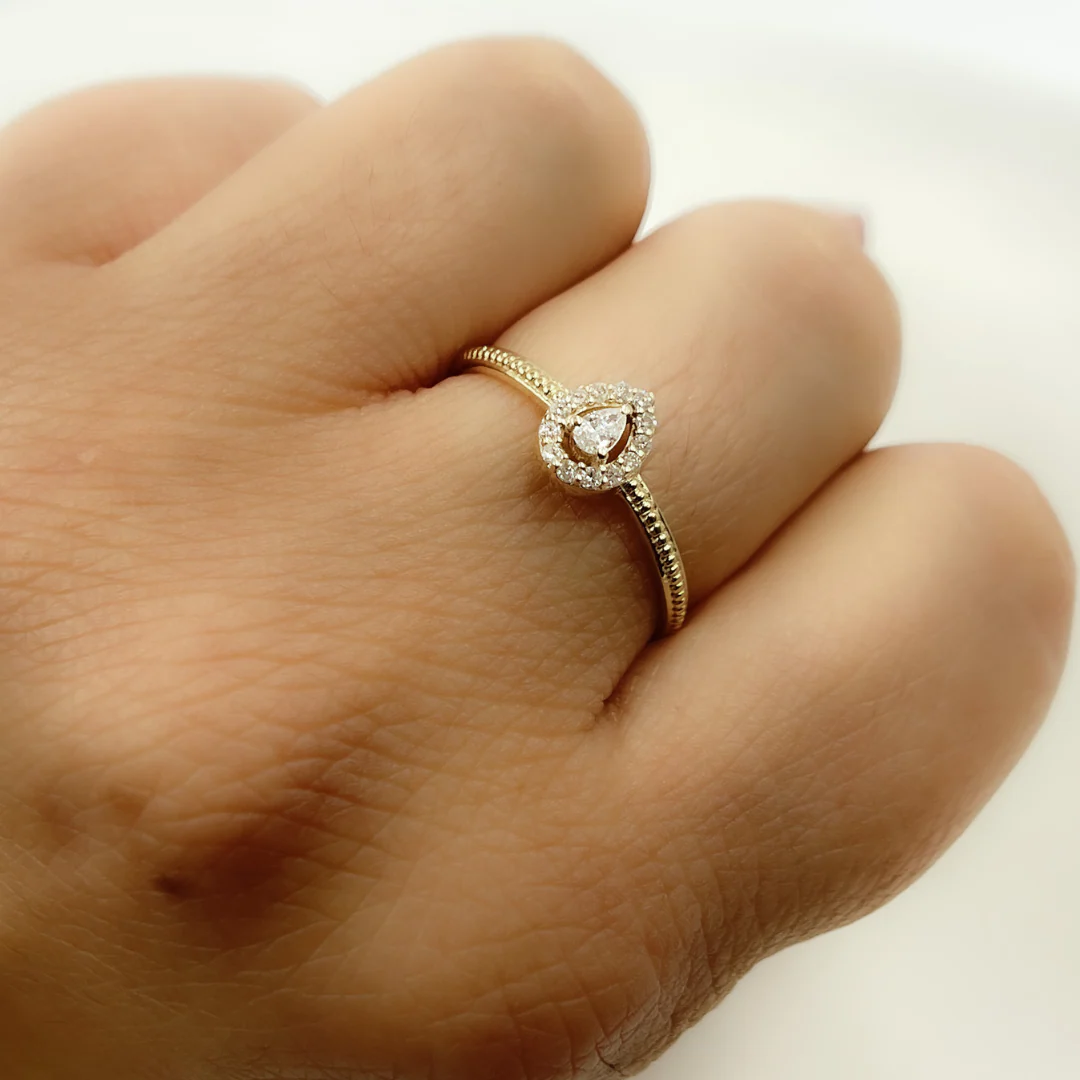 ZGG697. 14K Solid Gold Drop Diamond Ring - Image 7