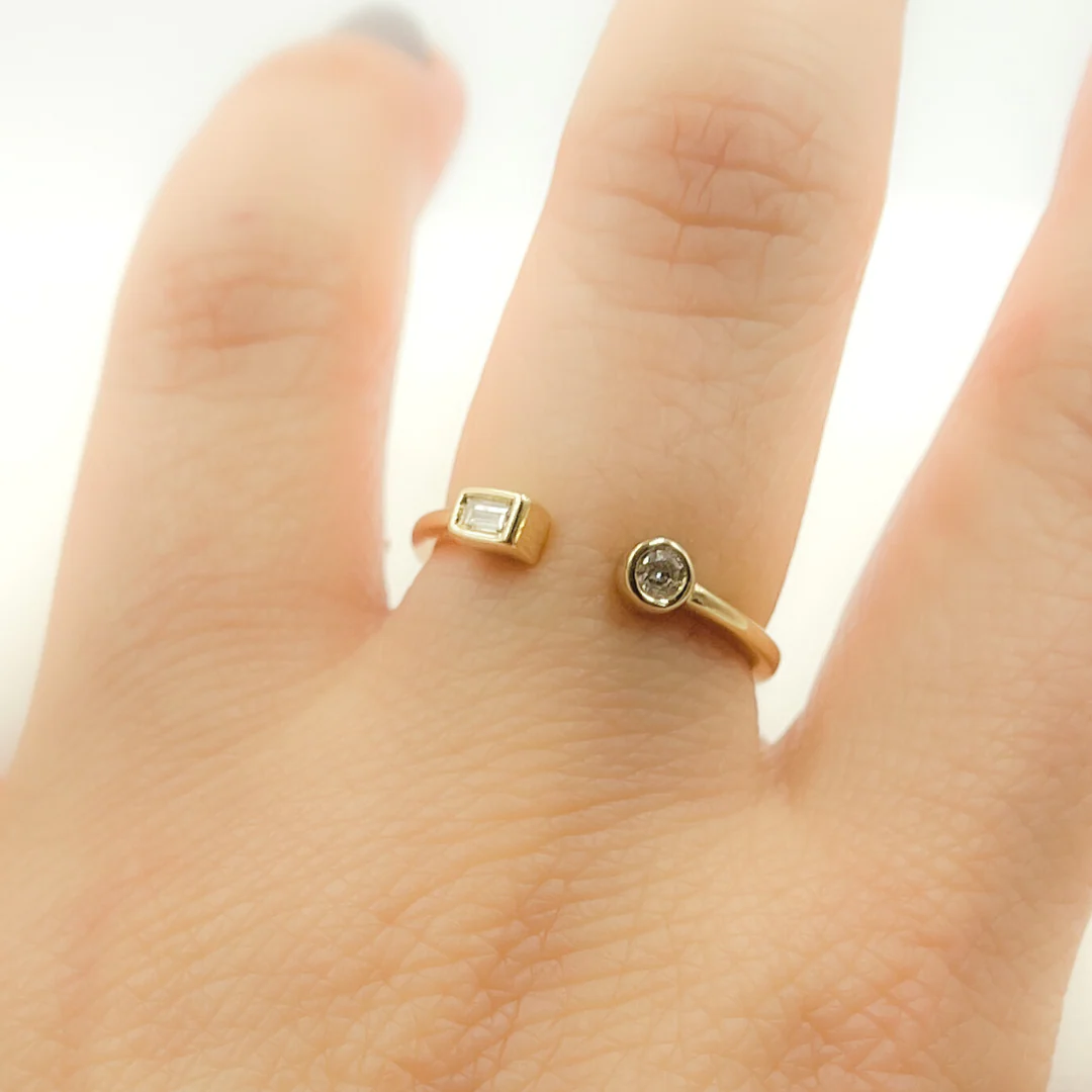 RFA16037. 14K Solid Gold Diamond Ring - Image 3