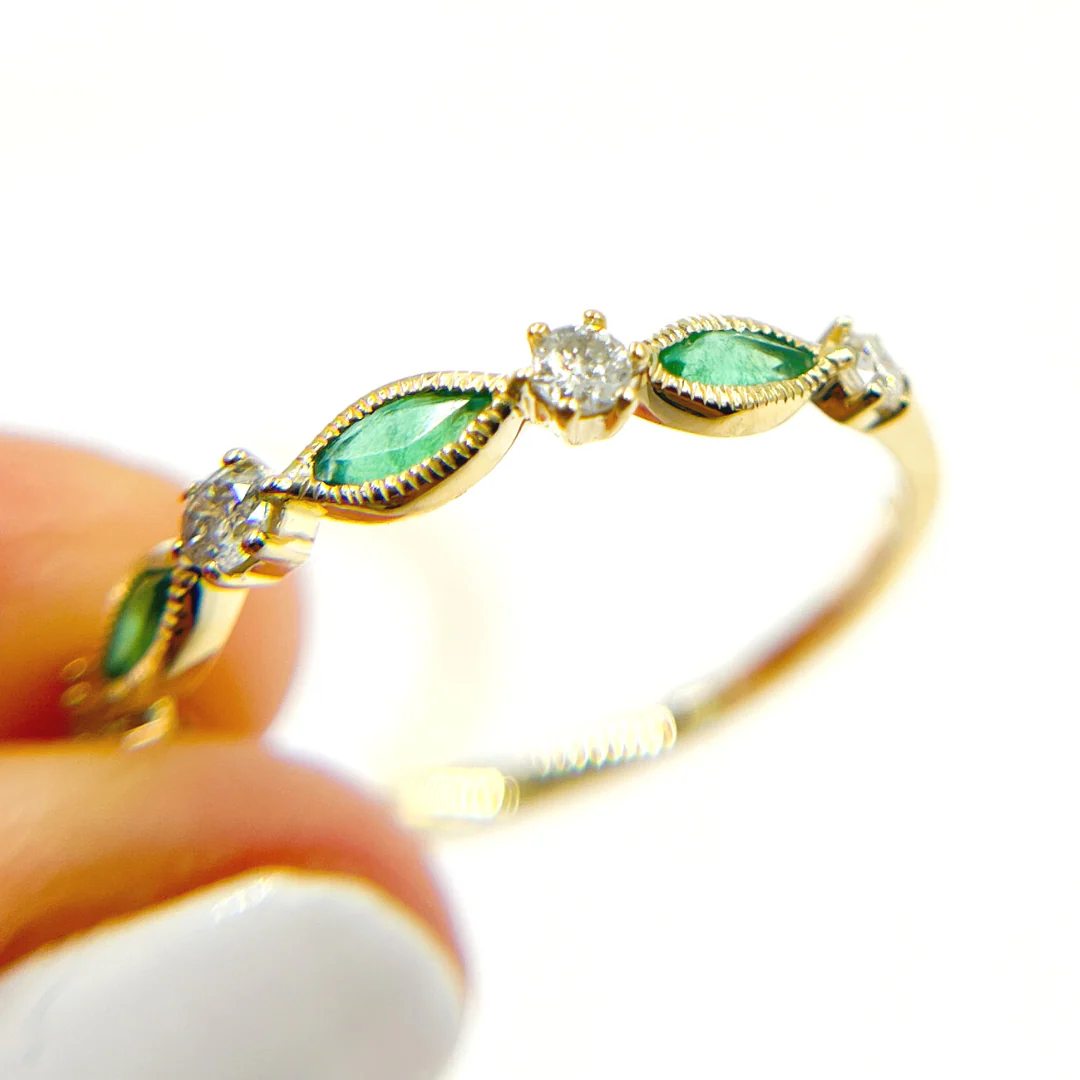 RAD00549EM. 14K Solid Gold Diamond & Emerald Ring - Image 3