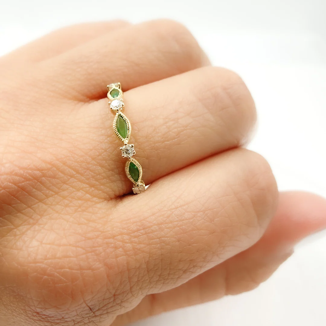 RAD00549EM. 14K Solid Gold Diamond & Emerald Ring - Image 4
