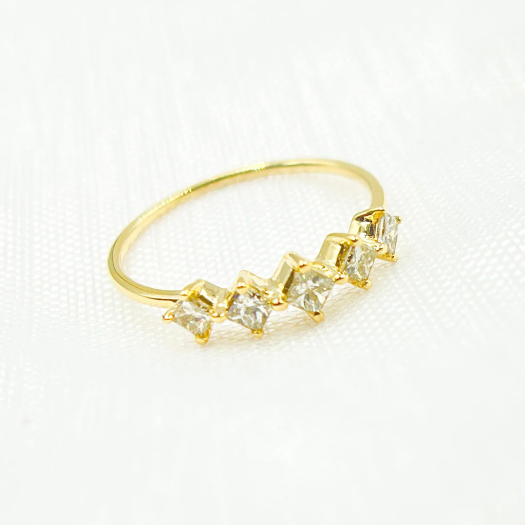 RFF16867. 14K Solid Gold Diamond Ring