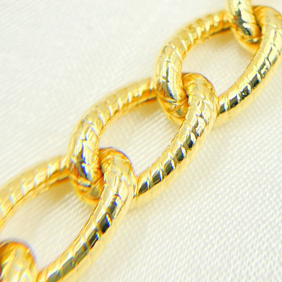 V53GP. Gold Plated 925 Sterling Silver Textured Curb Link Chain - Image 3