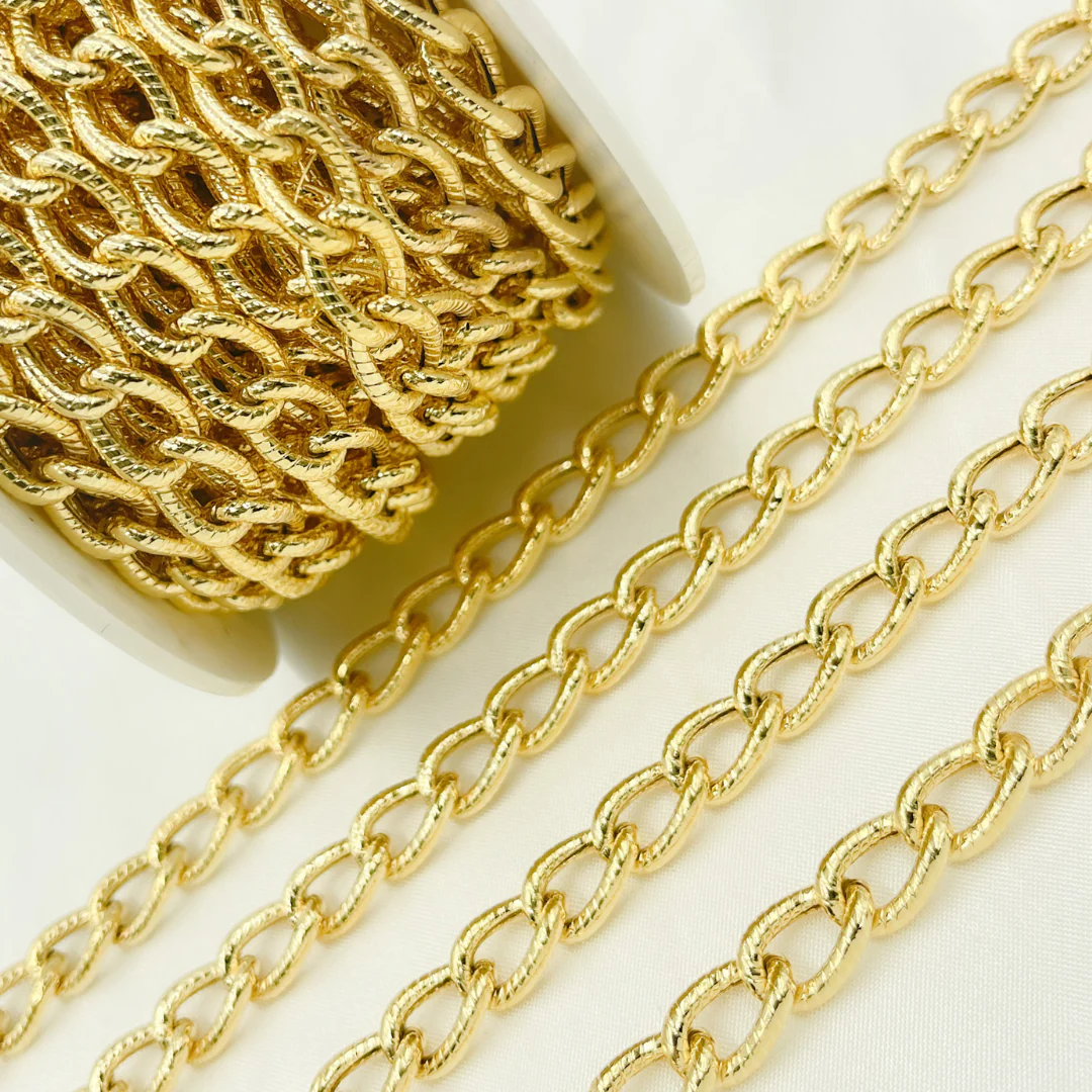 V53GP. Gold Plated 925 Sterling Silver Textured Curb Link Chain - Image 4
