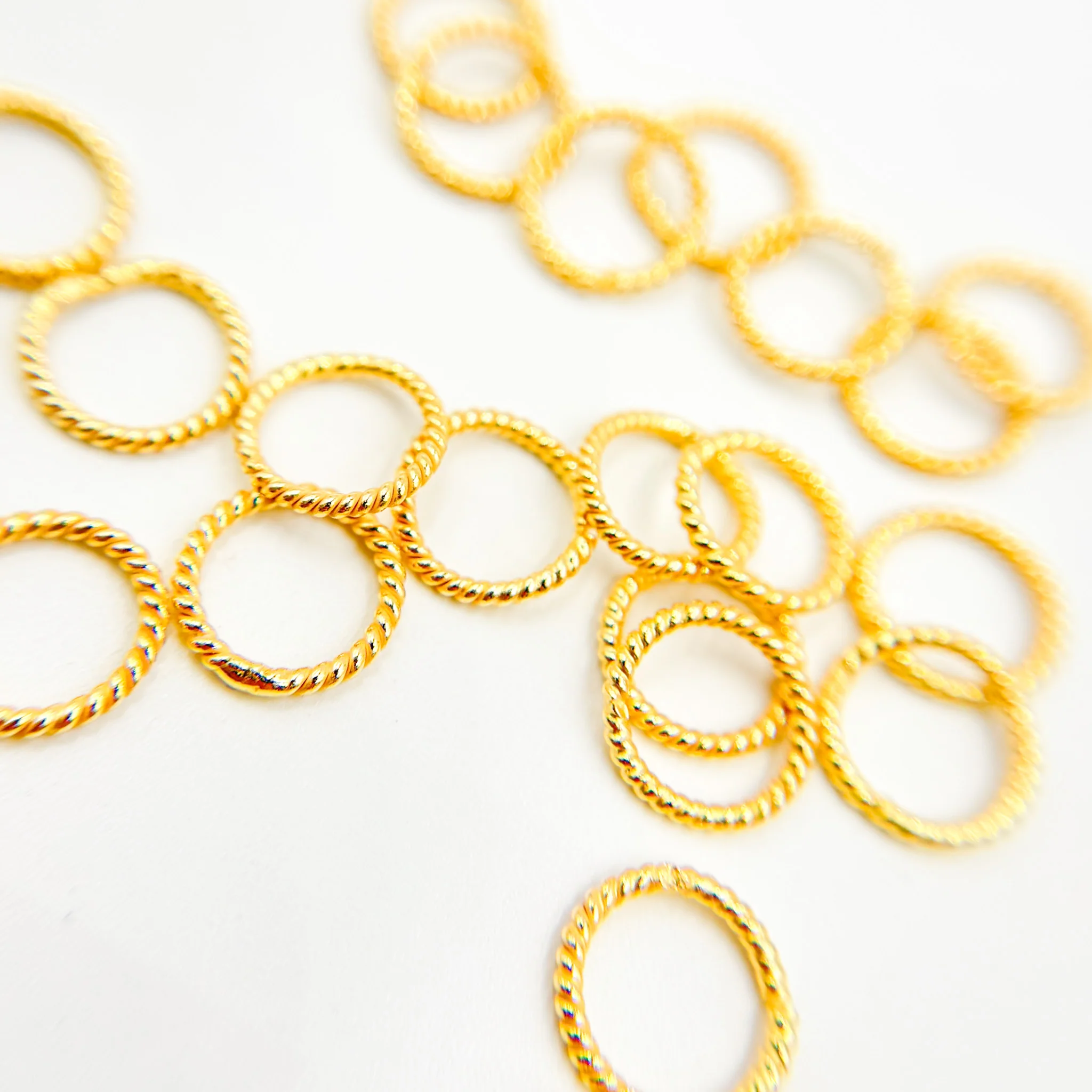 TRGP1. 6MM Close Gold Plated Twisted Jump Ring - Image 4