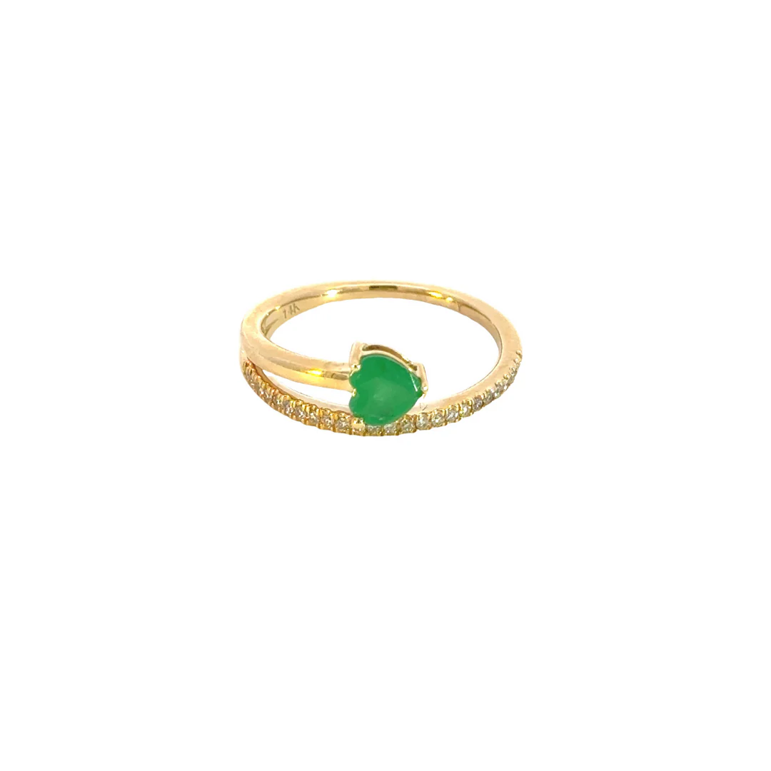GR96243EM5. 14k Solid Gold Diamond and Emerald Spiral Heart Ring - Image 6