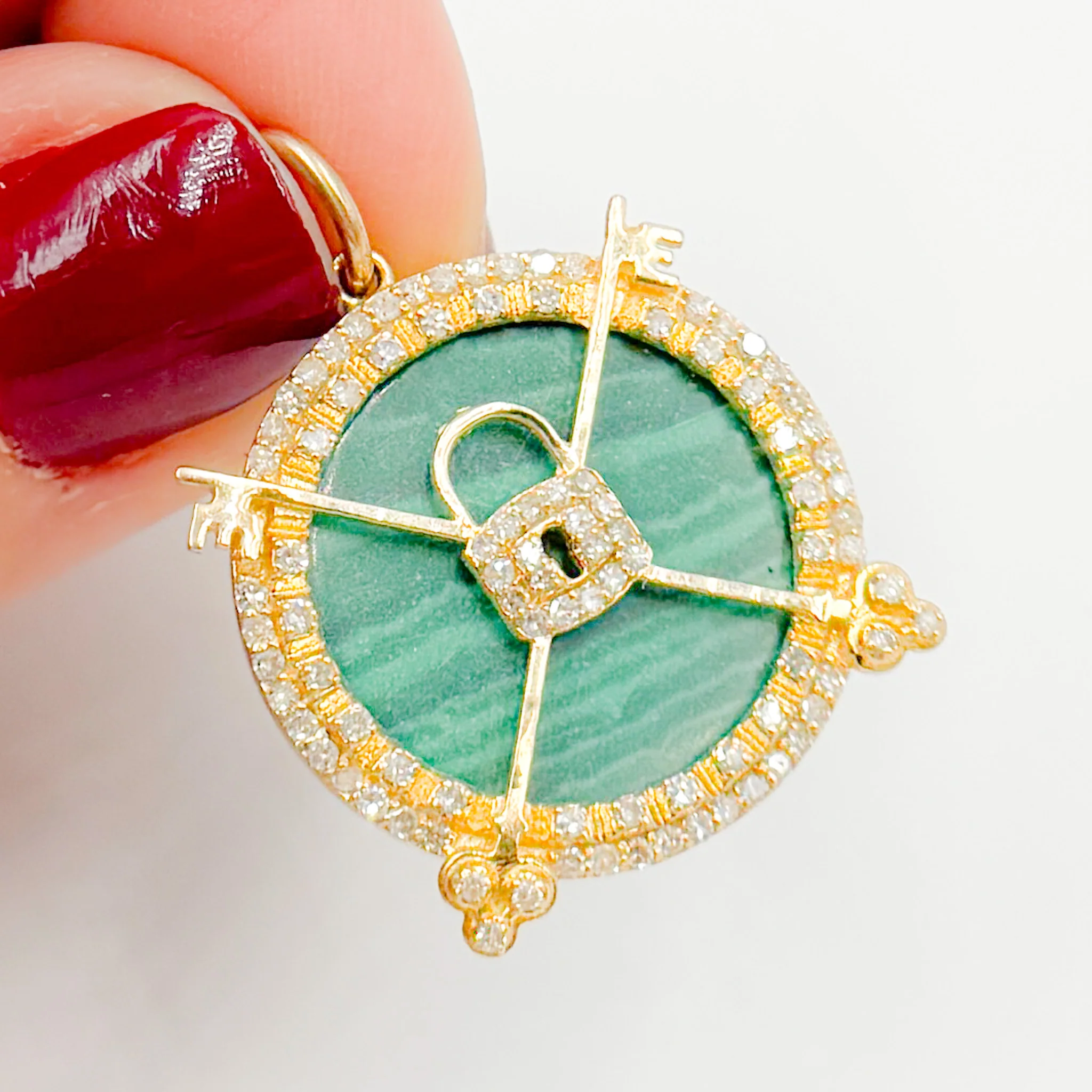 KG131. 14K Solid Gold Round Lock Pendant - Image 4