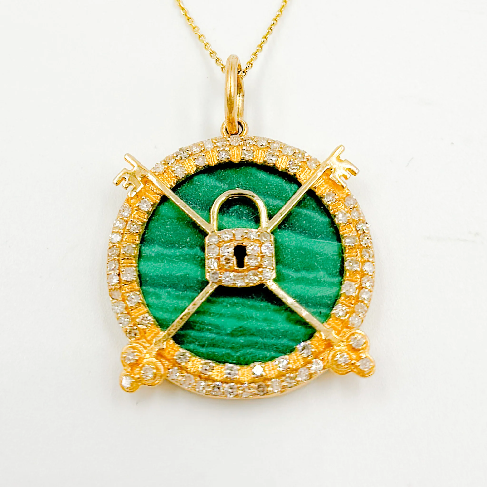 KG131. 14K Solid Gold Round Lock Pendant - Image 5