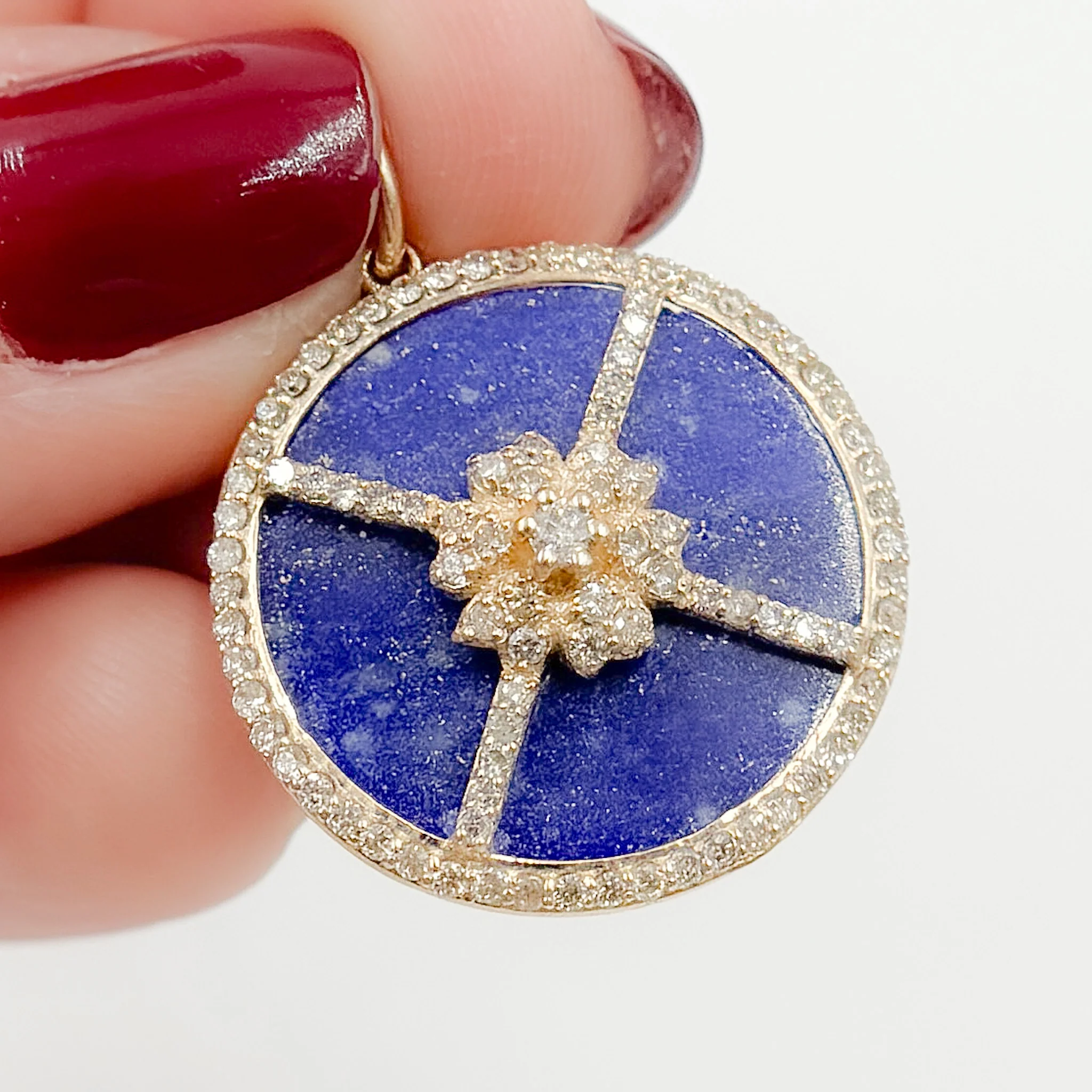 KG159. 14K Gold Flower Round Pendant - Image 3