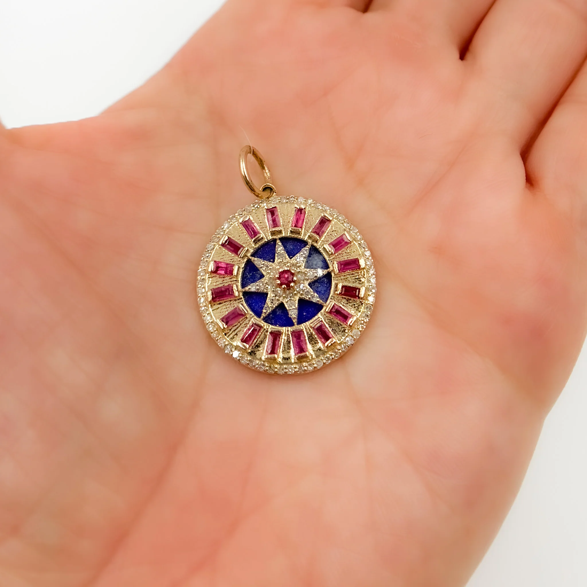 KG199. 14K Gold Star Round Pendant - Image 2