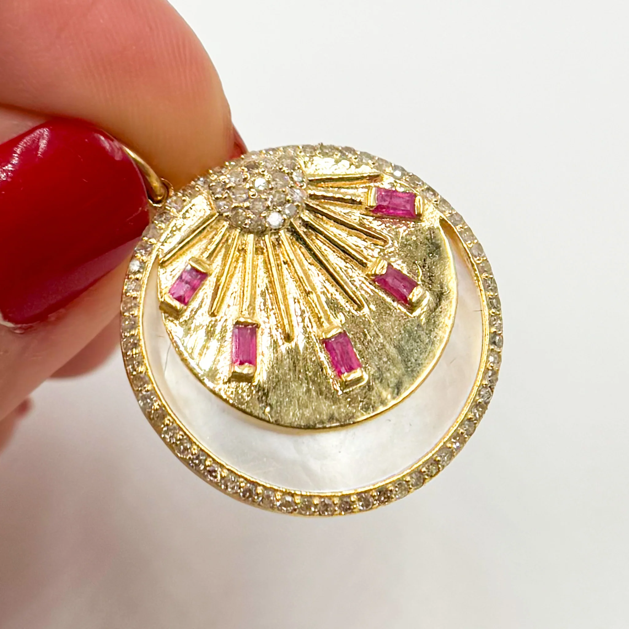 KG207. 14K Gold Sun Pendant - Image 6