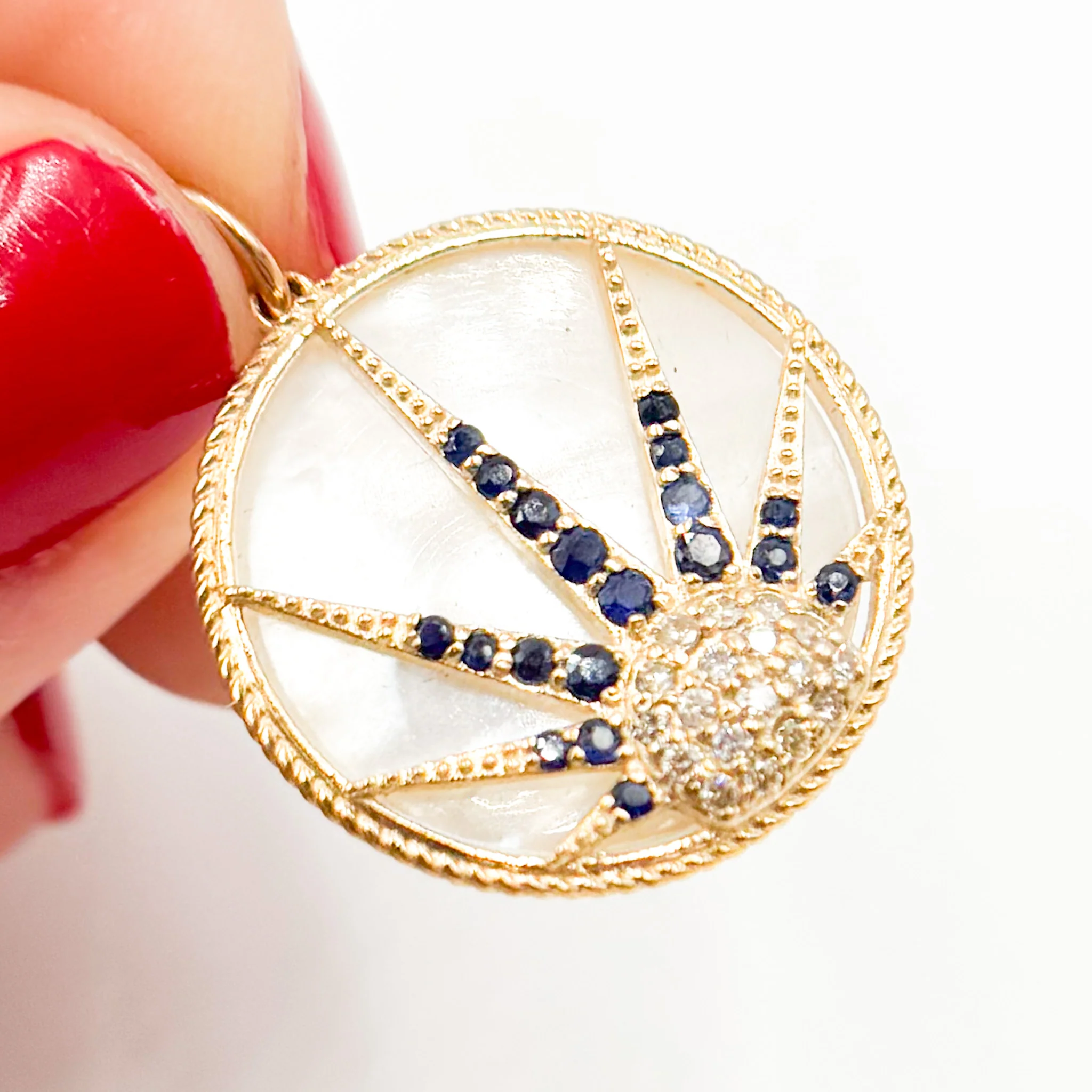 KG223. 14K Gold Sun Pendant