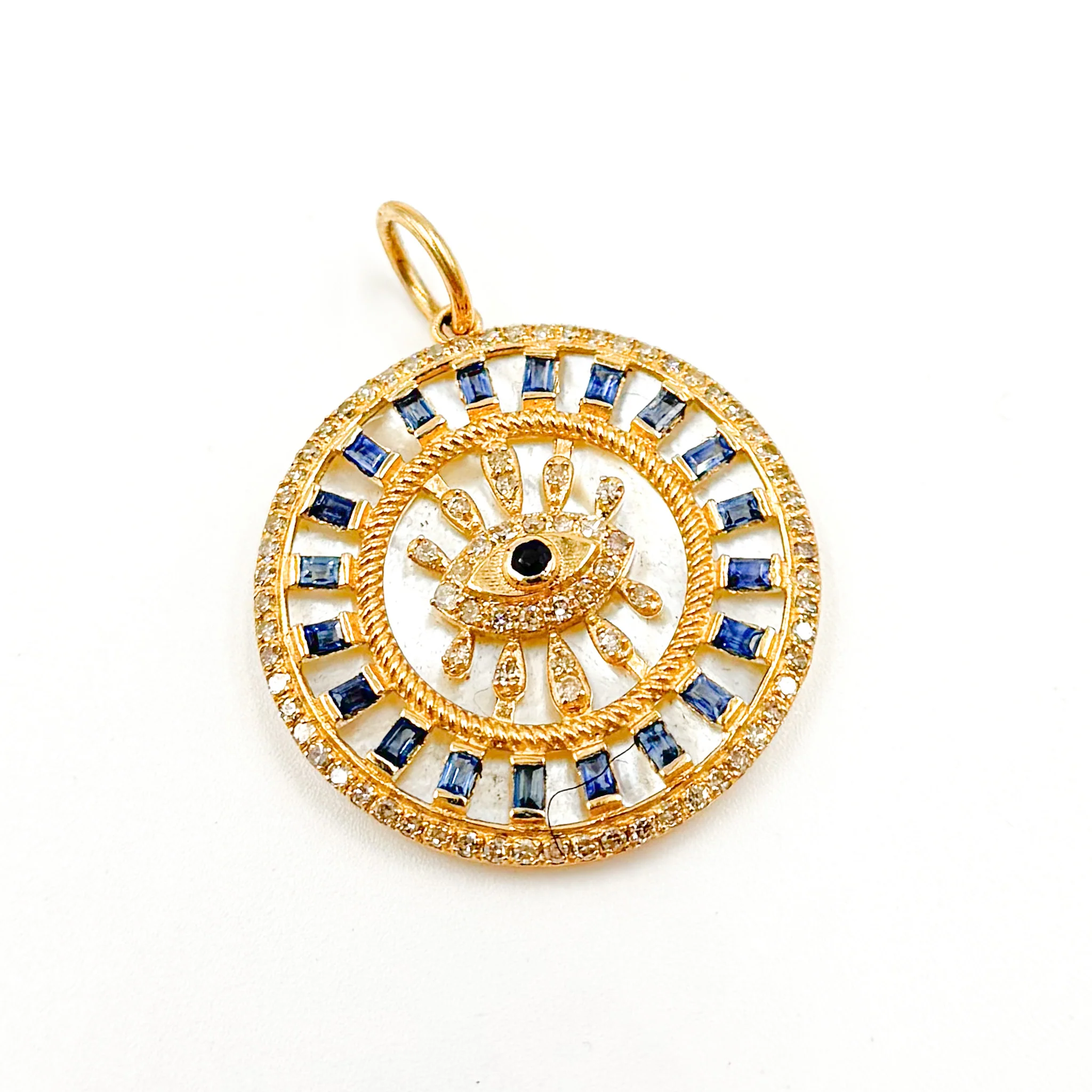 KG256. 14K Gold Round Evil Eye Pendant - Image 3