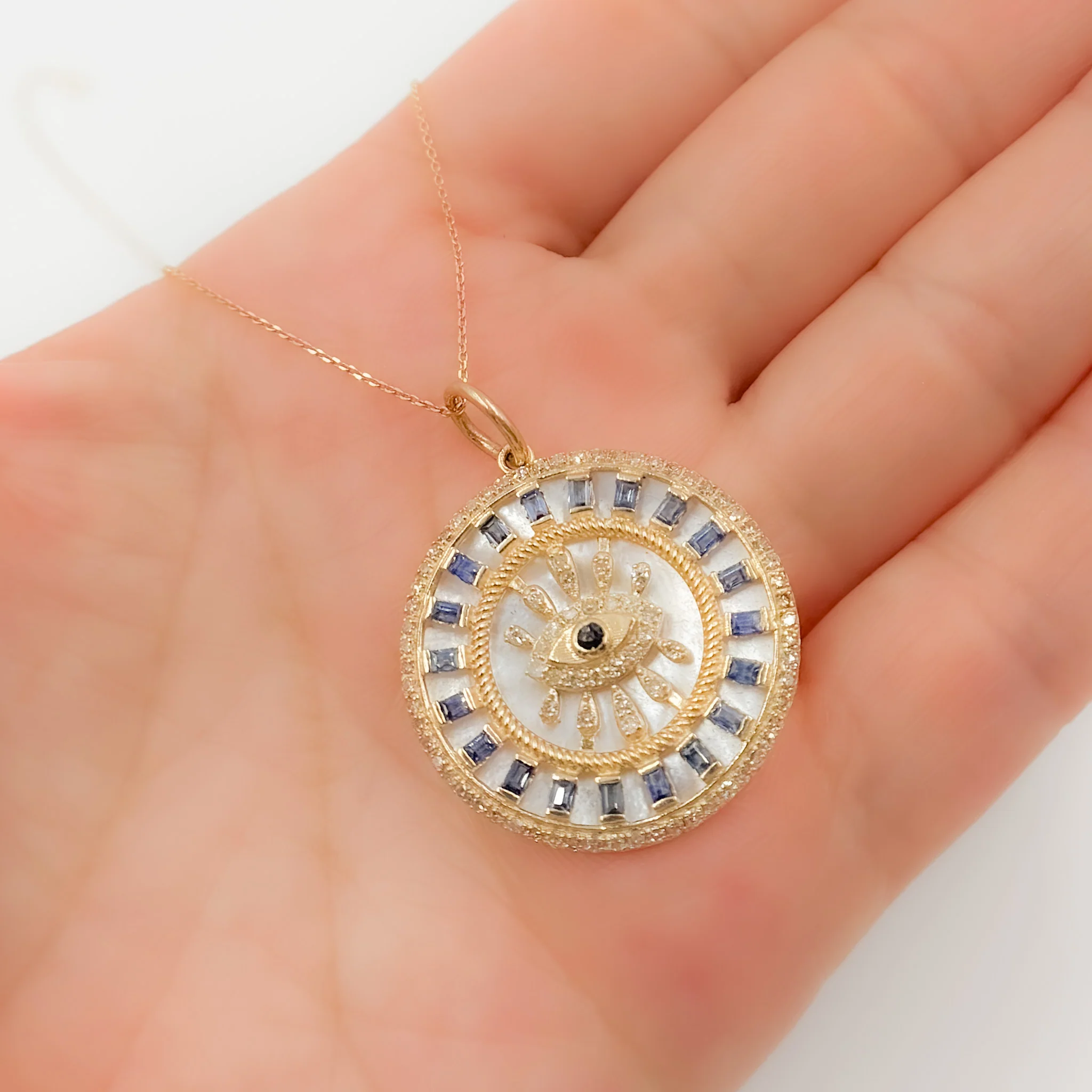 KG256. 14K Gold Round Evil Eye Pendant - Image 5