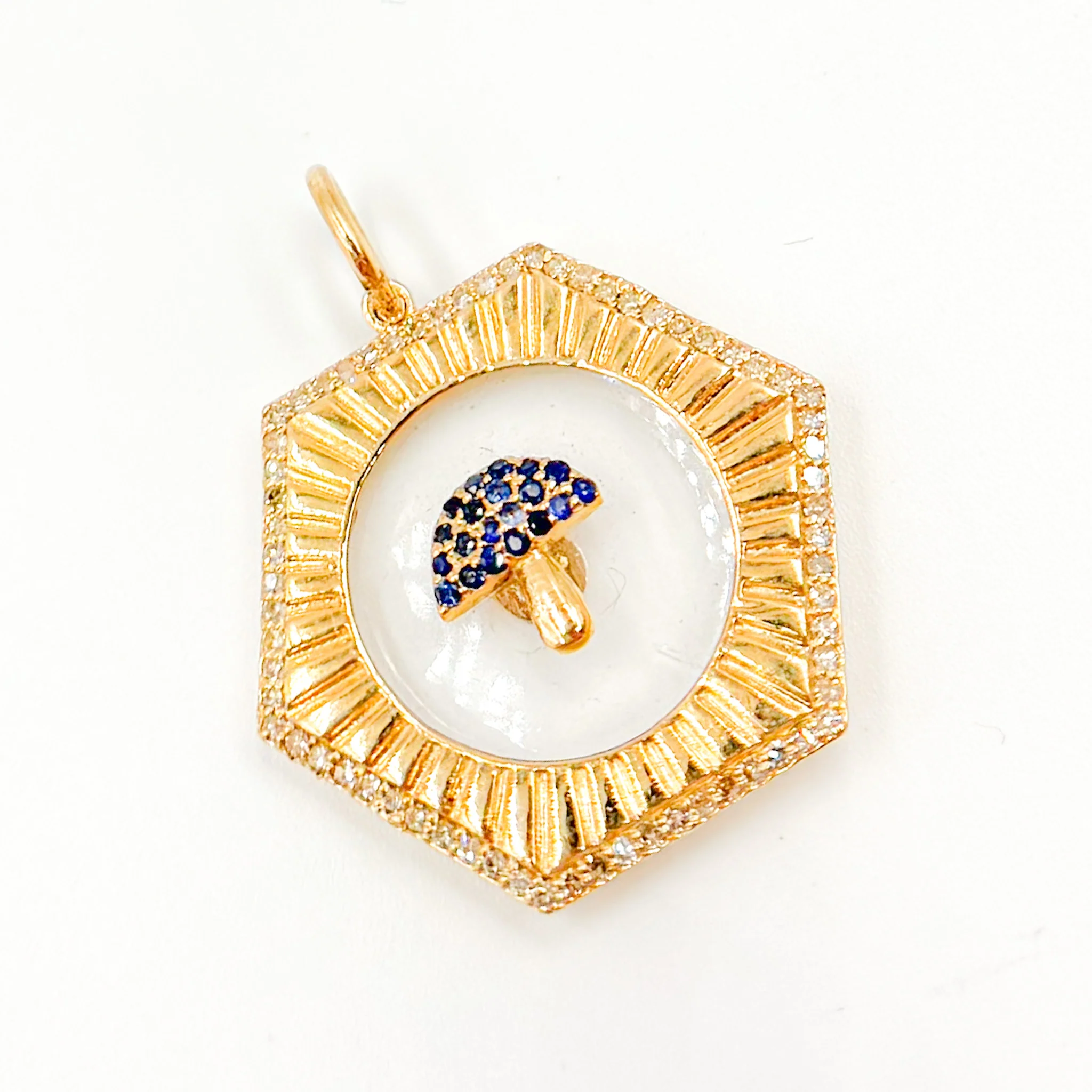 KG280. 14K Gold Hexagon Mushroom Pendant - Image 3
