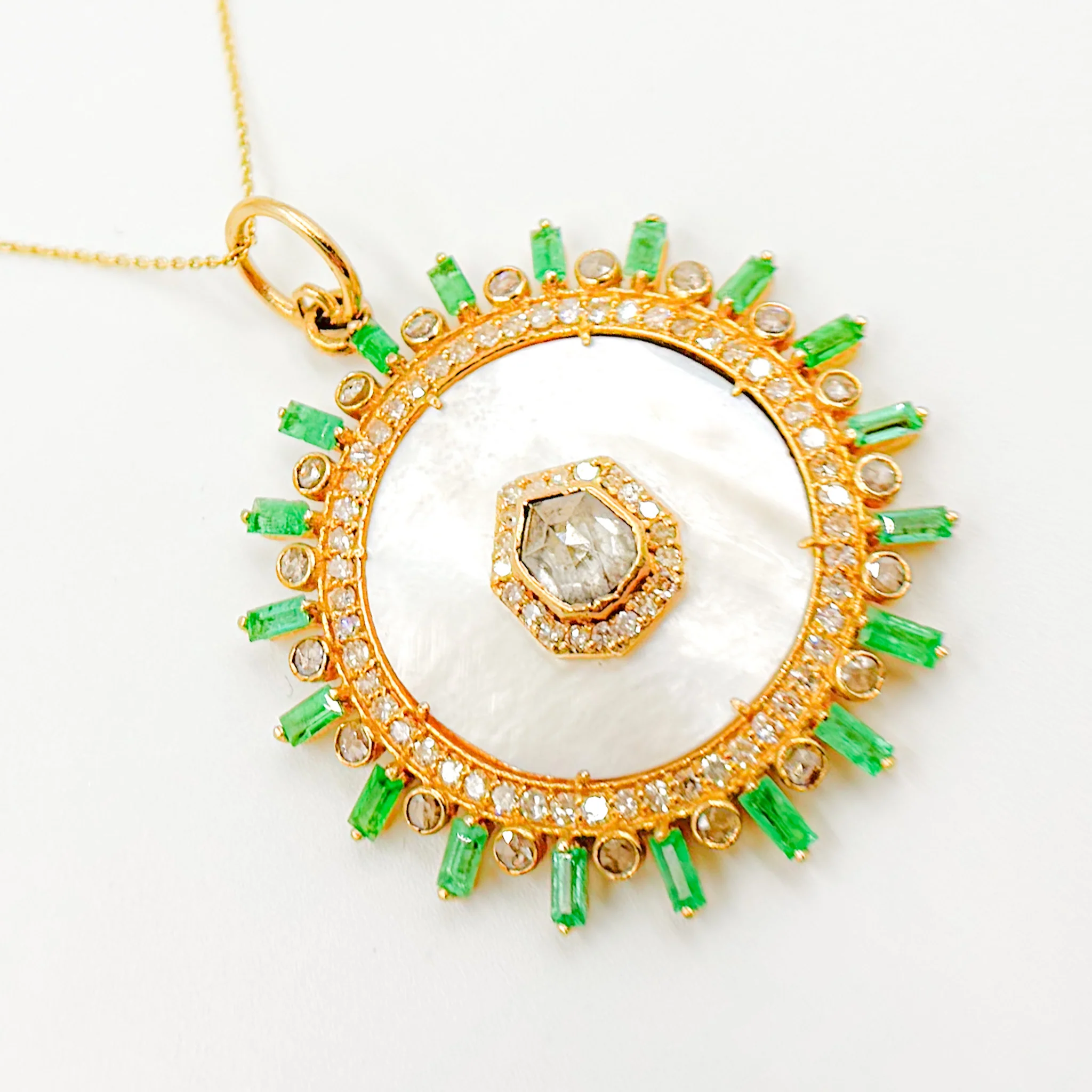 KG34. 14K Gold Round Pendant - Image 4