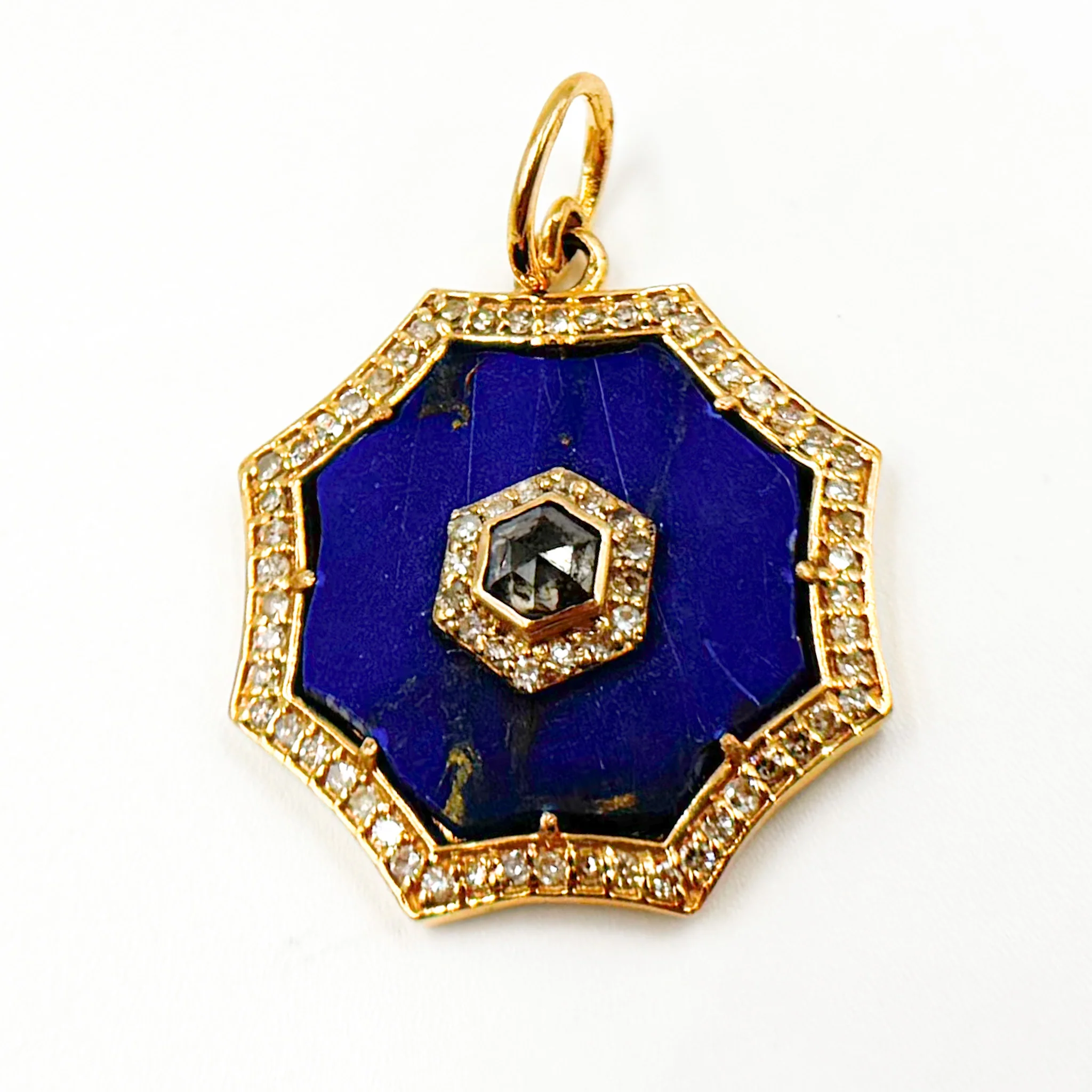 KG38. 14K Gold Organic Shape Pendant - Image 3