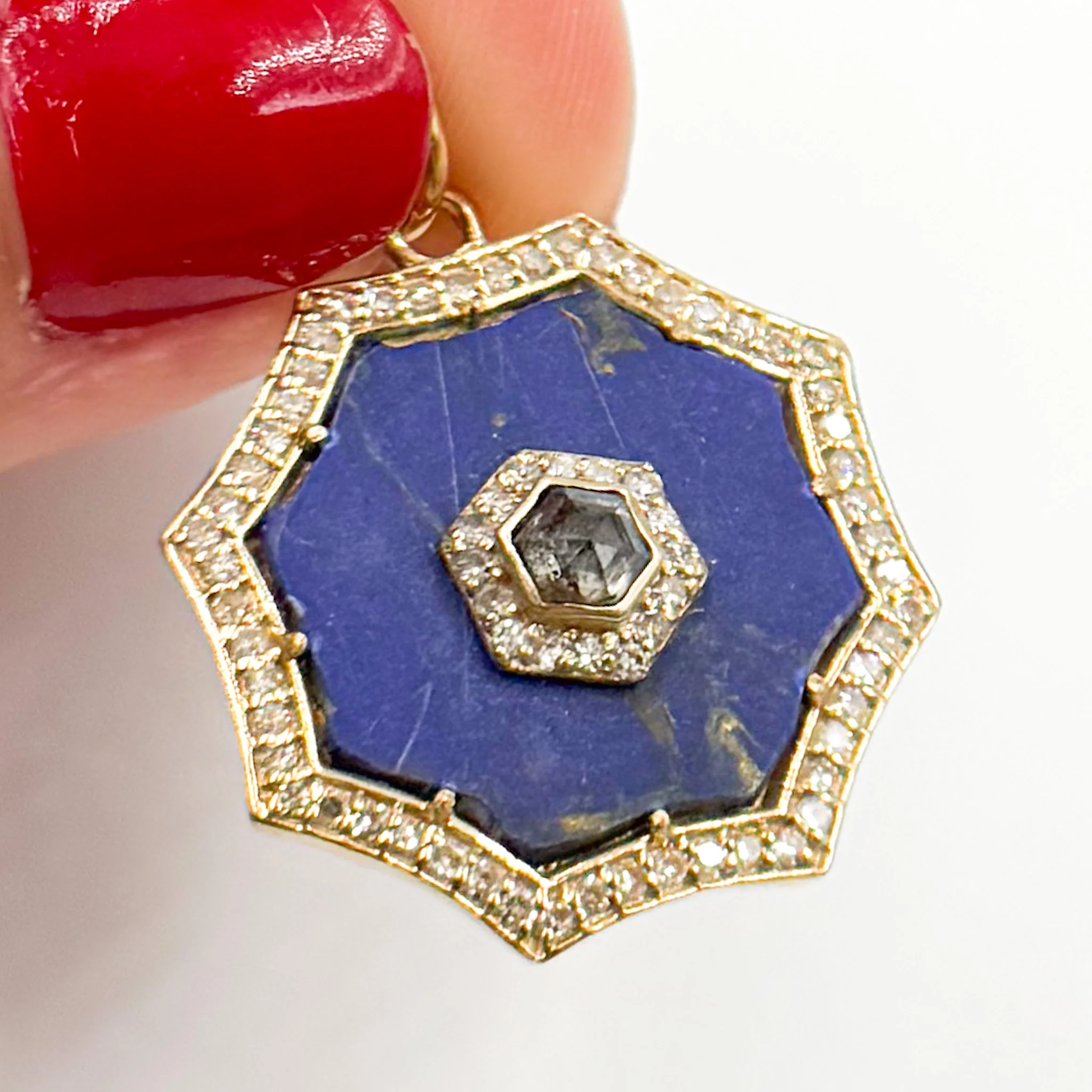 KG38. 14K Gold Organic Shape Pendant - Image 4