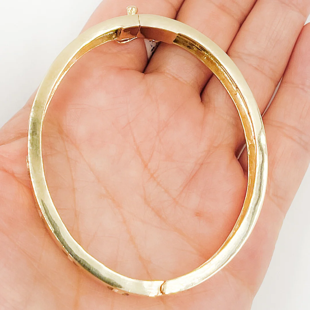 KG95. 14K Solid Gold Diamonds Bangle - Image 9