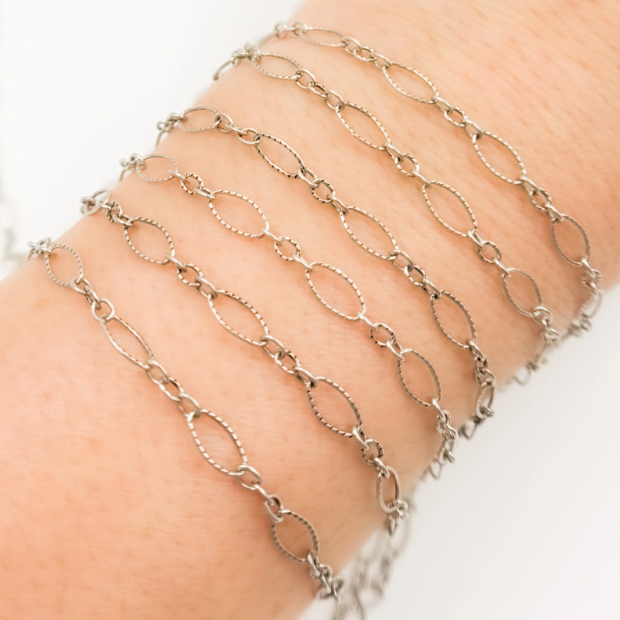 738TWOX. Oxidized Sterling Silver Hammered Oval and Smooth Round Links Chain - Image 6