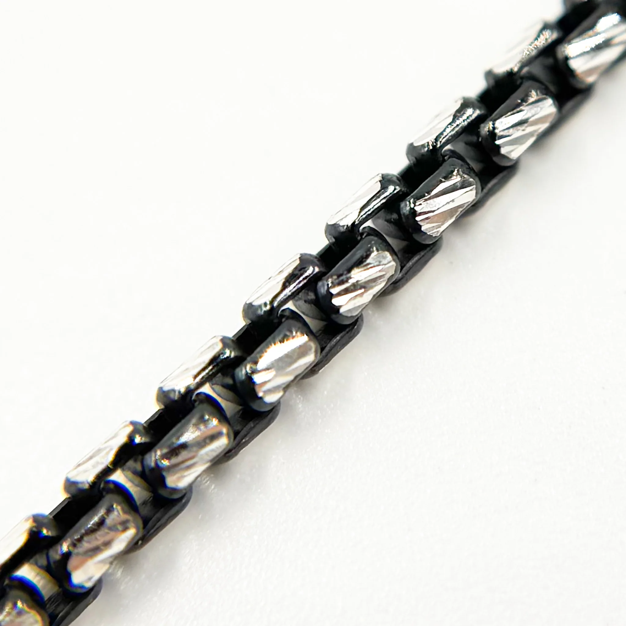 X10NDSBDC. Black Rhodium and Sterling Silver Diamond Cut Box Chain - Image 4