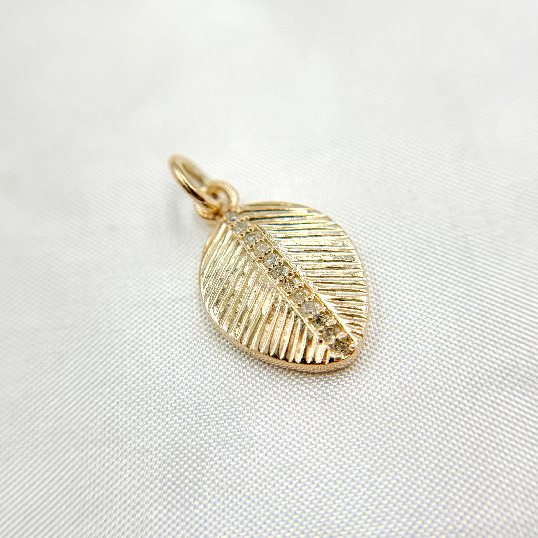 DC937. Diamond Sterling Silver Leaf Charm - Image 5