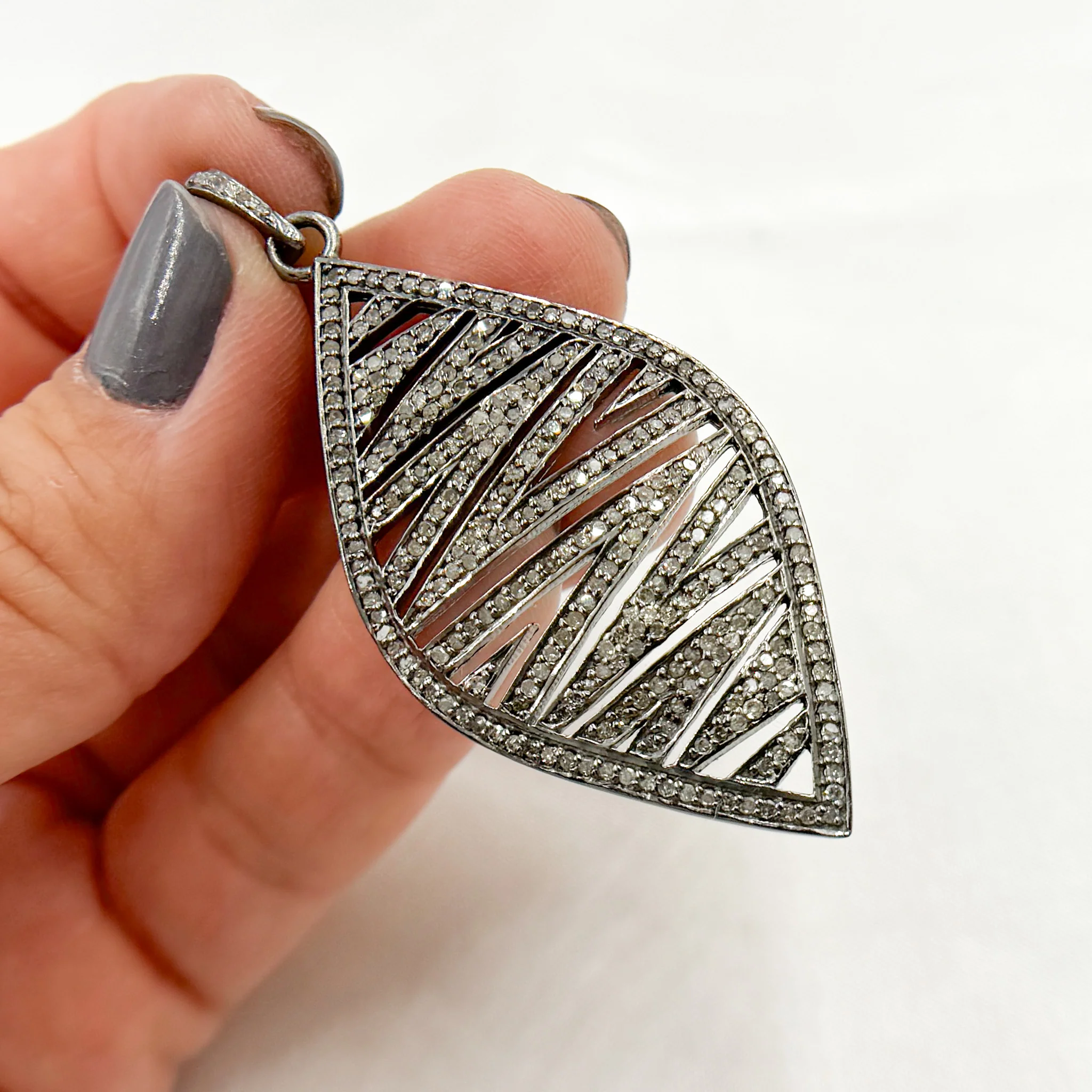 DP331. Diamond Sterling Silver Leaf Shape Pendant - Image 4