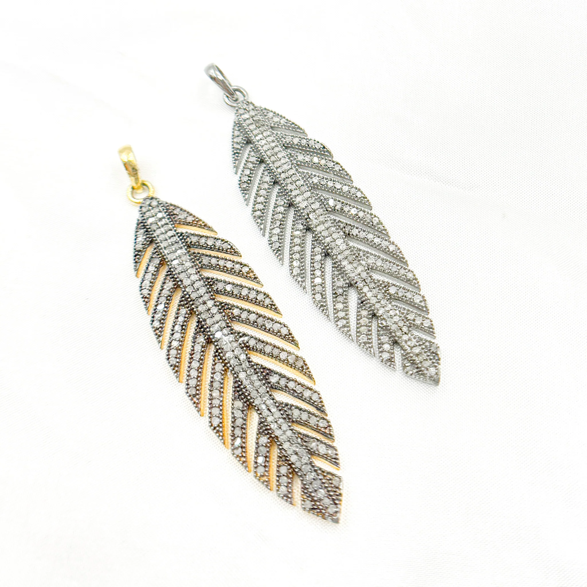 DP081. Diamond & Sterling Silver Leaf Pendant