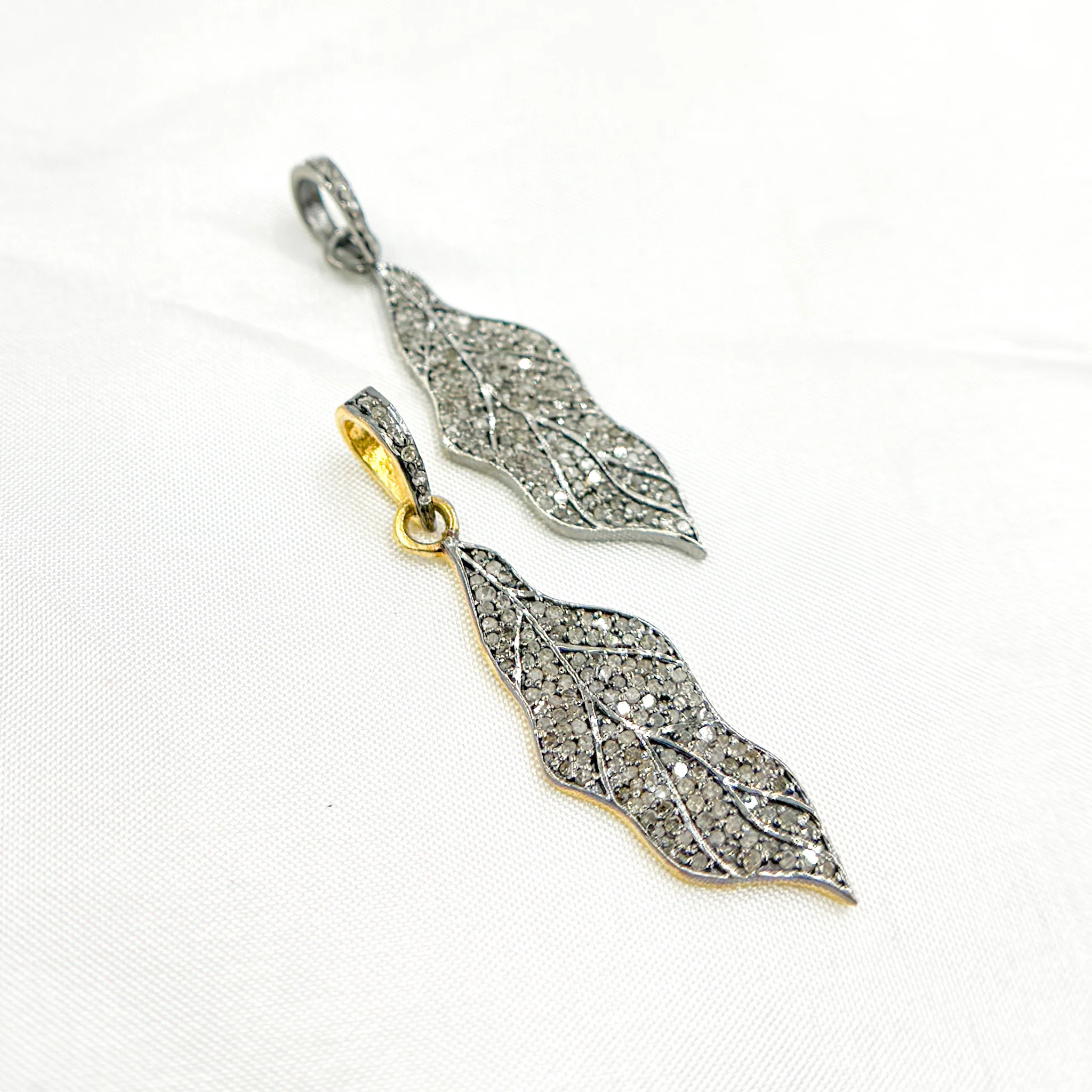 DP086. Diamond & Sterling Silver Leaf Pendant