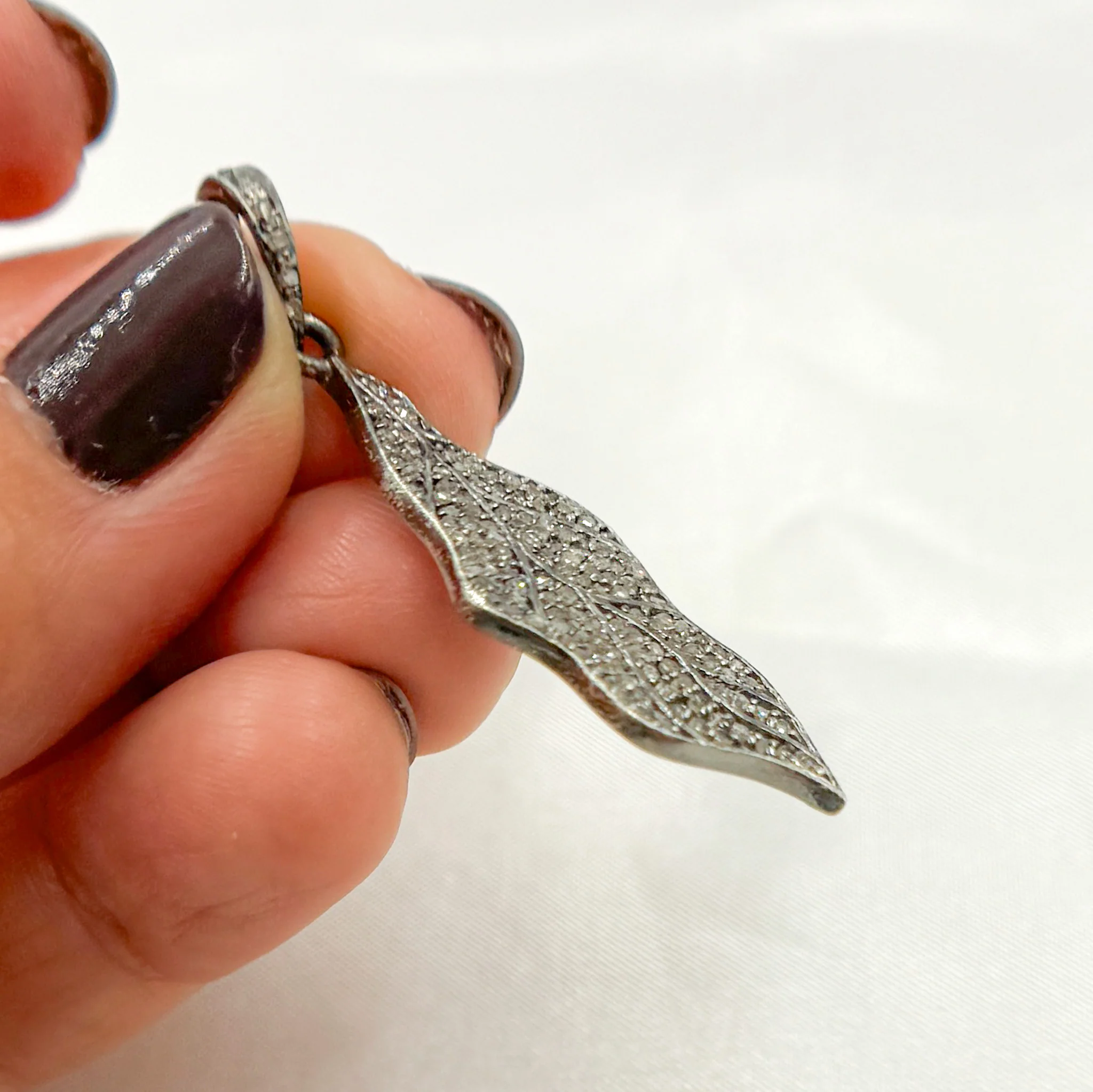 DP086. Diamond & Sterling Silver Leaf Pendant - Image 5