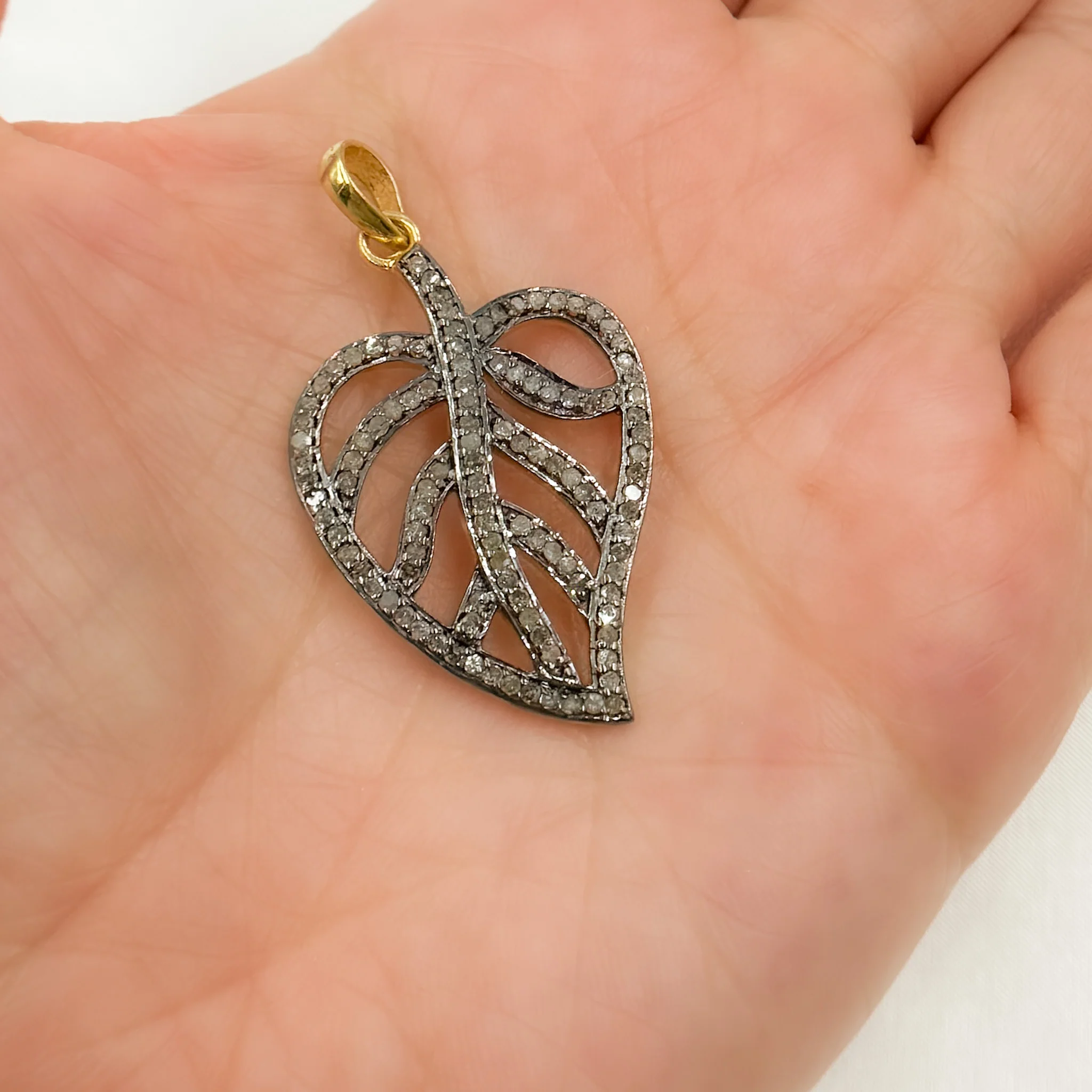 DP087. Diamond Sterling Silver Leaf Pendant - Image 2