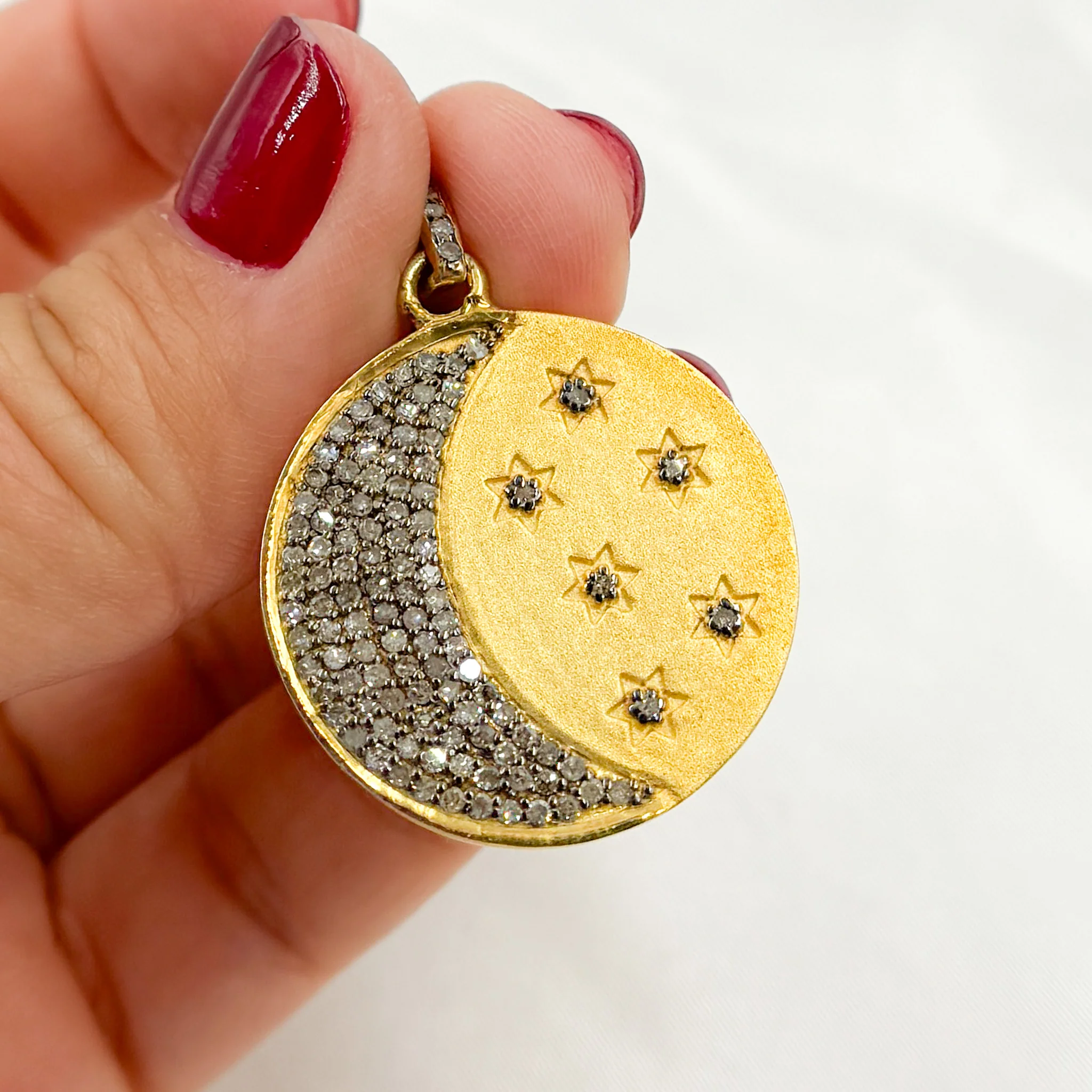 DP408. Diamond & Sterling Silver Stars Round Pendant - Image 5