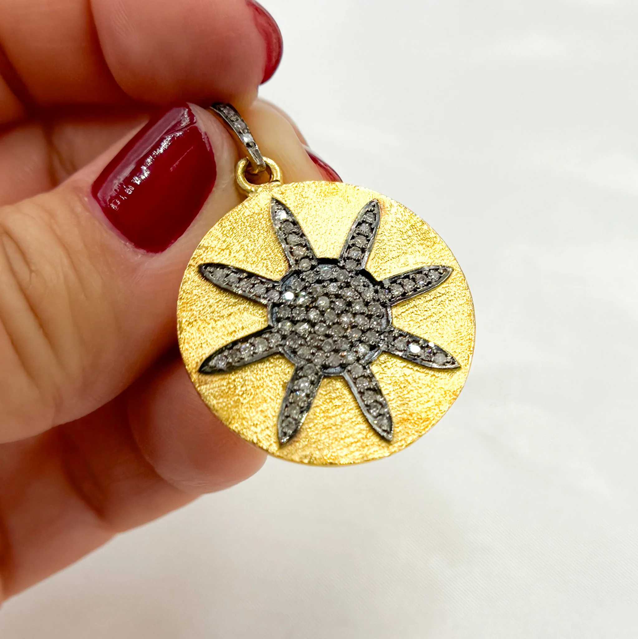 DP348. Diamond & Sterling Silver Round Flower Pendant - Image 2