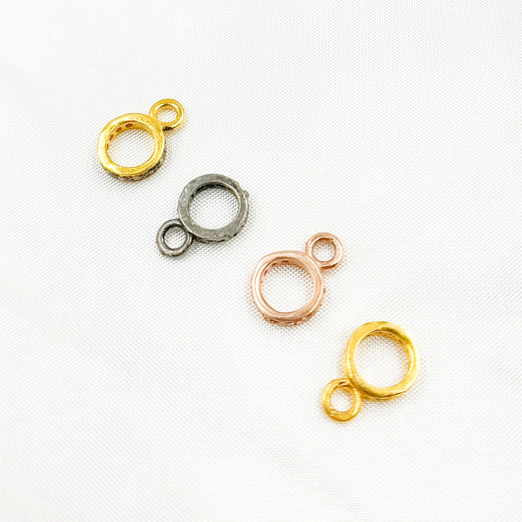DC500. Diamond Sterling Silver Round Bail - Image 10