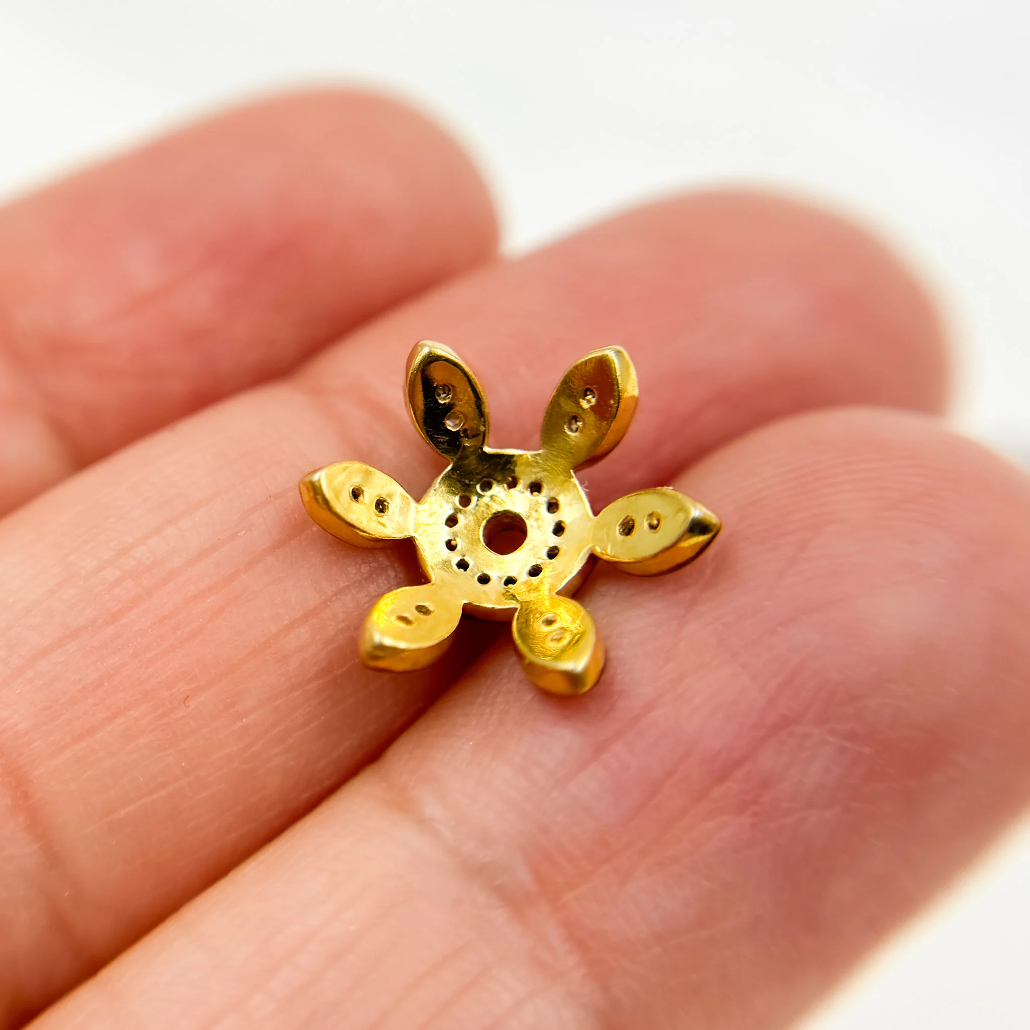 DC759. Diamond & Sterling Silver Flower Bead Cap - Image 3