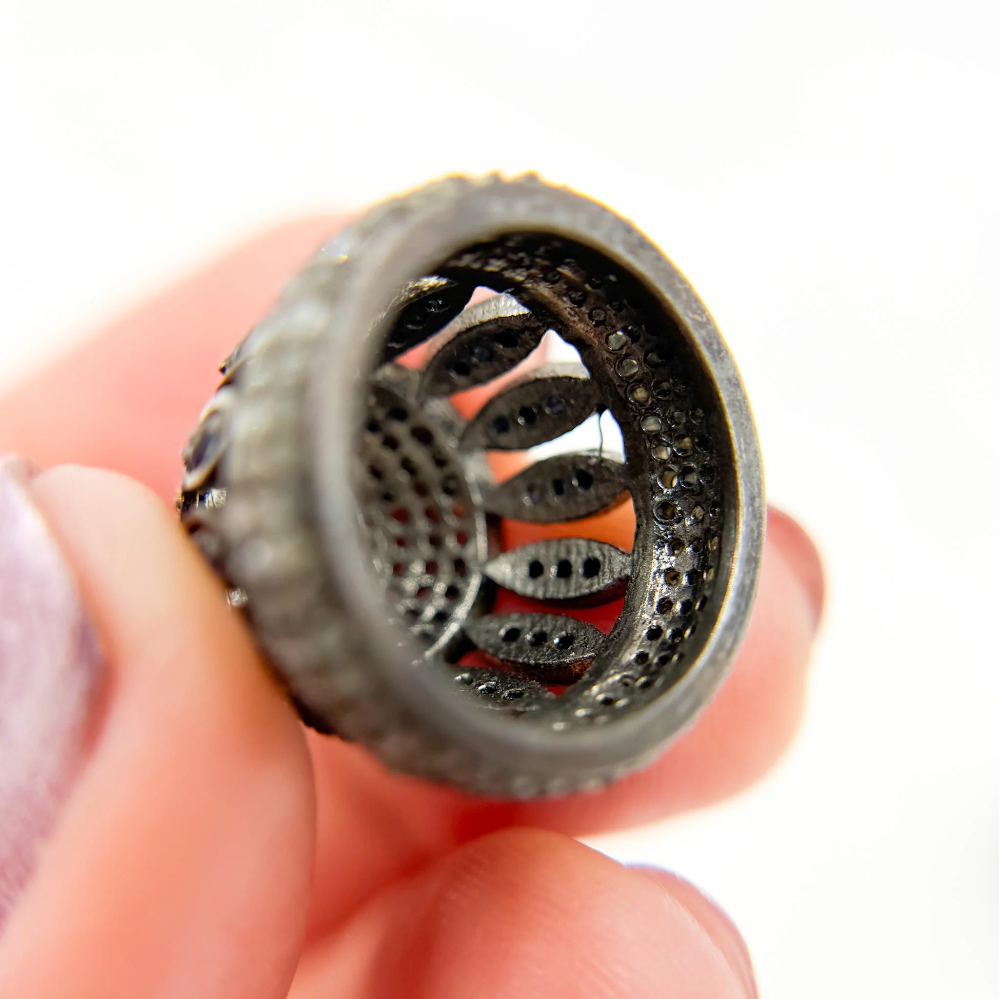 DC752. Diamond & Sterling Silver Bead Cap - Image 9