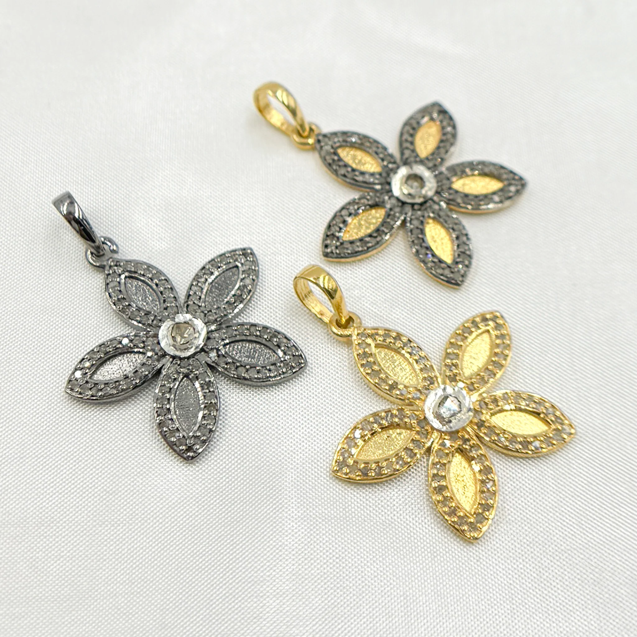 DP282. Diamond Sterling Silver Flower Pendant with Polki Diamond