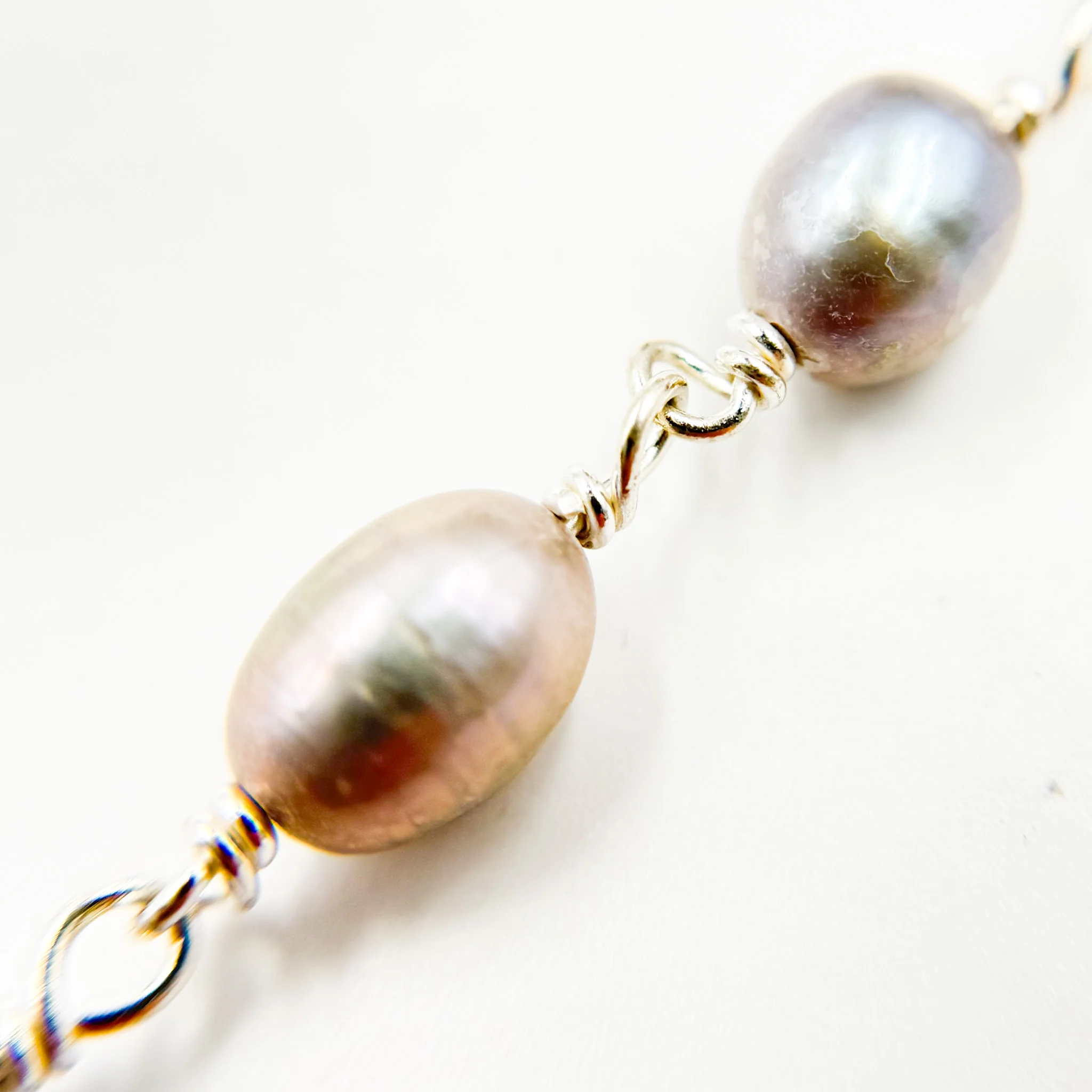 PRL65. Grey Pearl Oval Shape Sterling Silver Wire Chain - Image 4