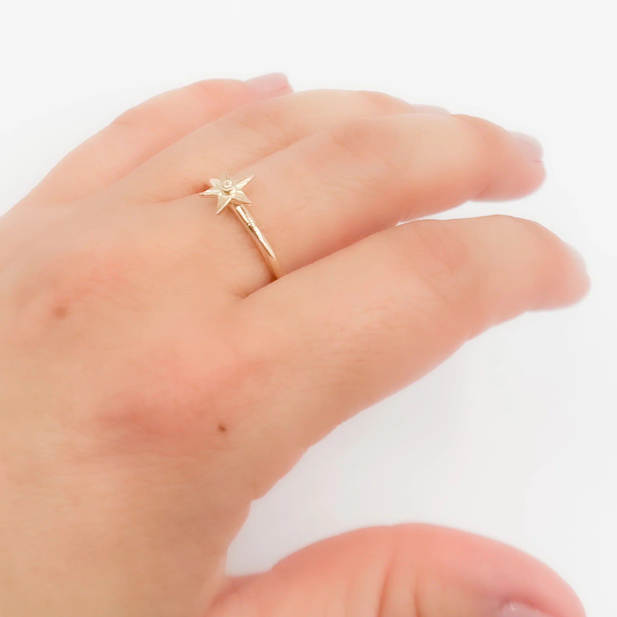 RFA19042. 14K Solid Gold Star Diamond Ring - Image 4
