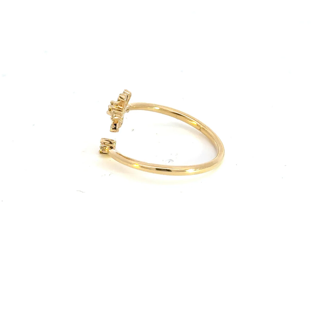 RFC18109. 14k Solid Gold Diamond Flower Ring - Image 8