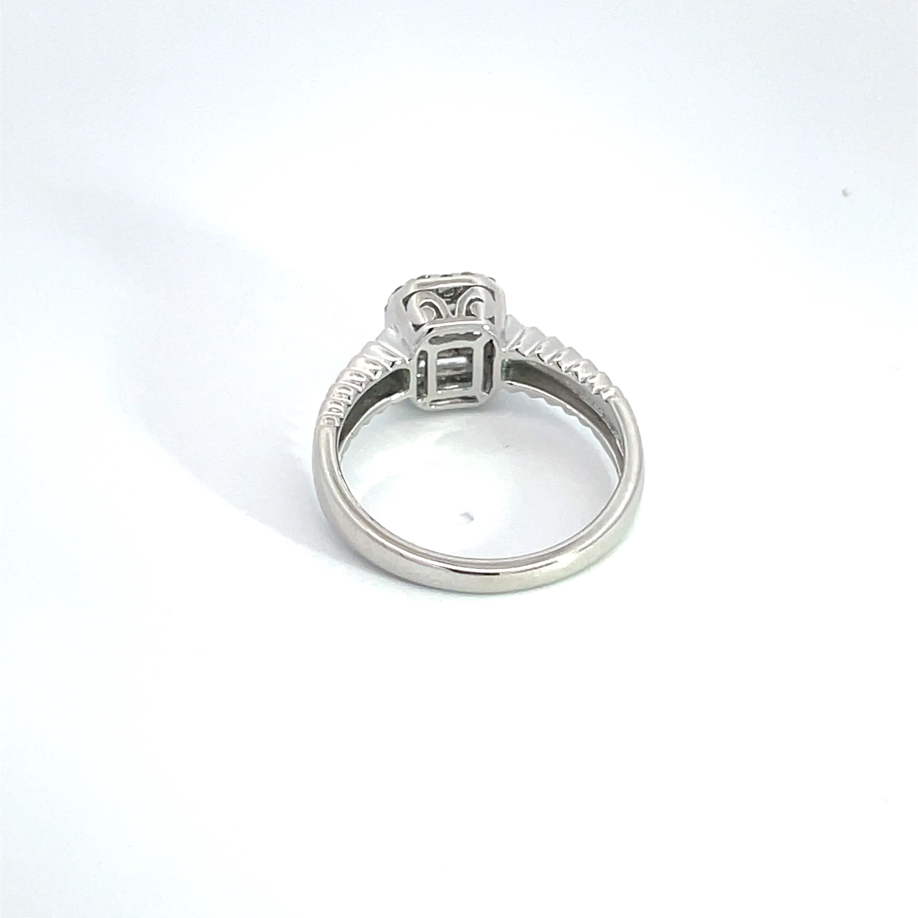 RFE17776. 14k Solid Gold Diamond Statement Ring - Image 4