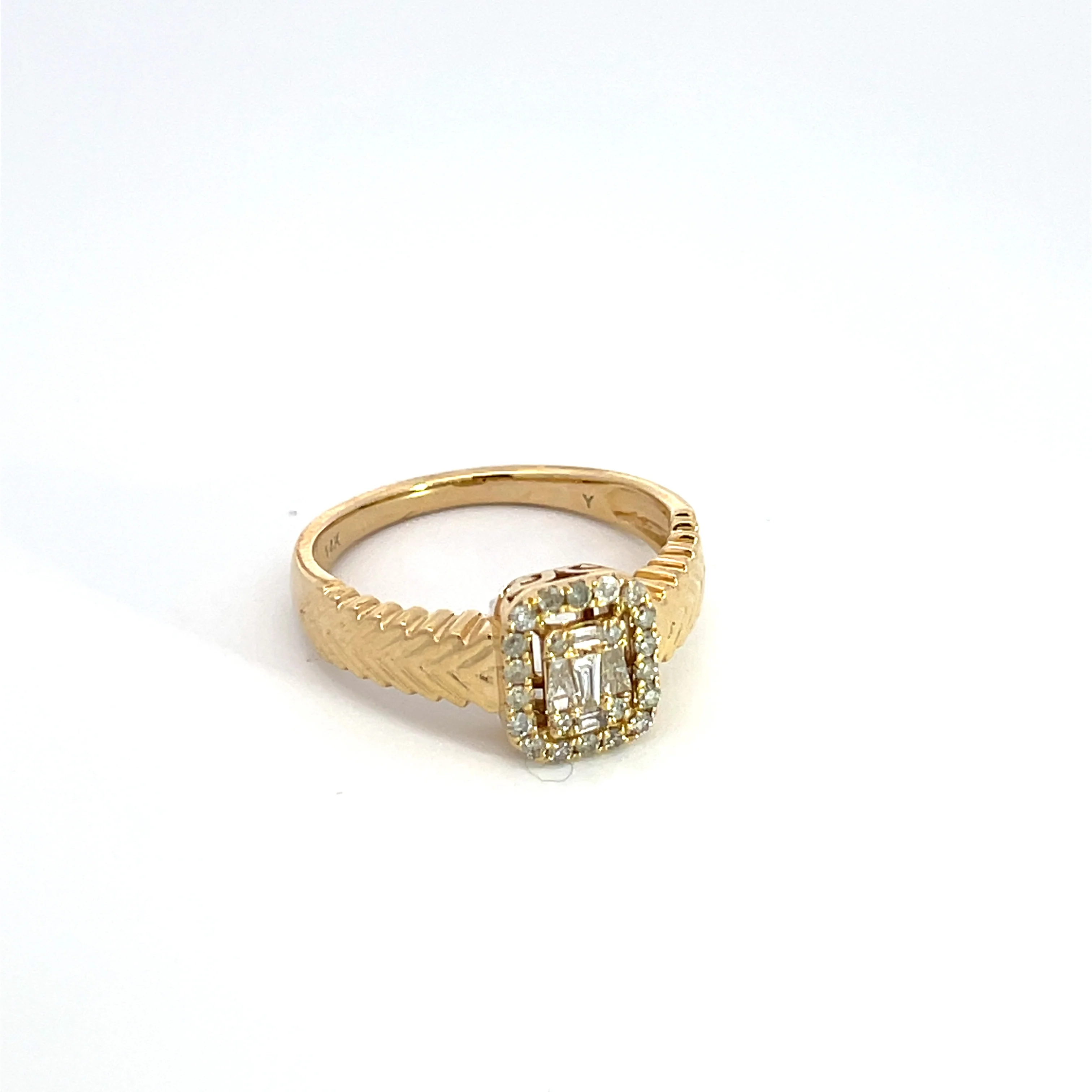 RFE17776. 14k Solid Gold Diamond Statement Ring - Image 7