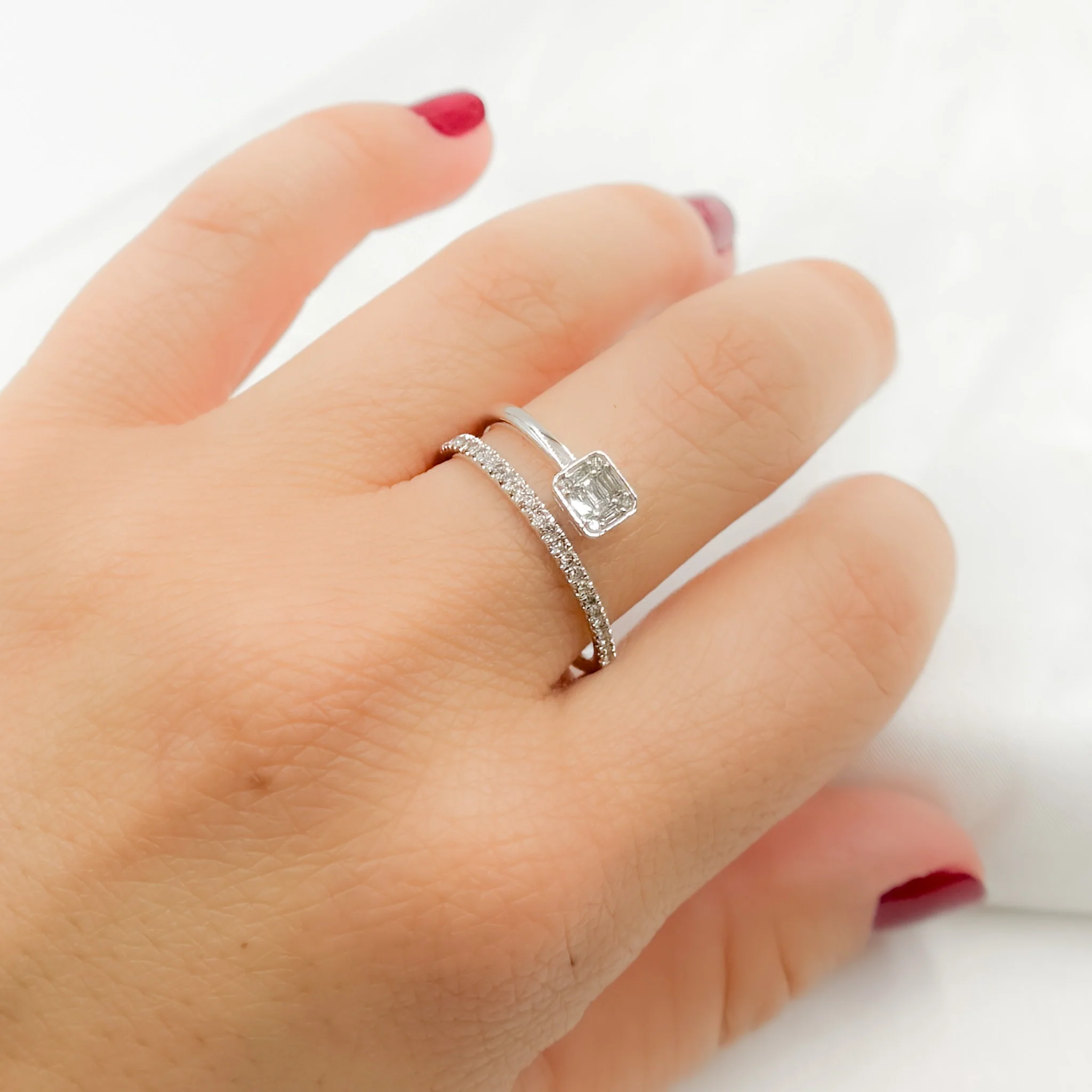 RFE17991. 14K Solid Gold Square Diamond Ring - Image 2