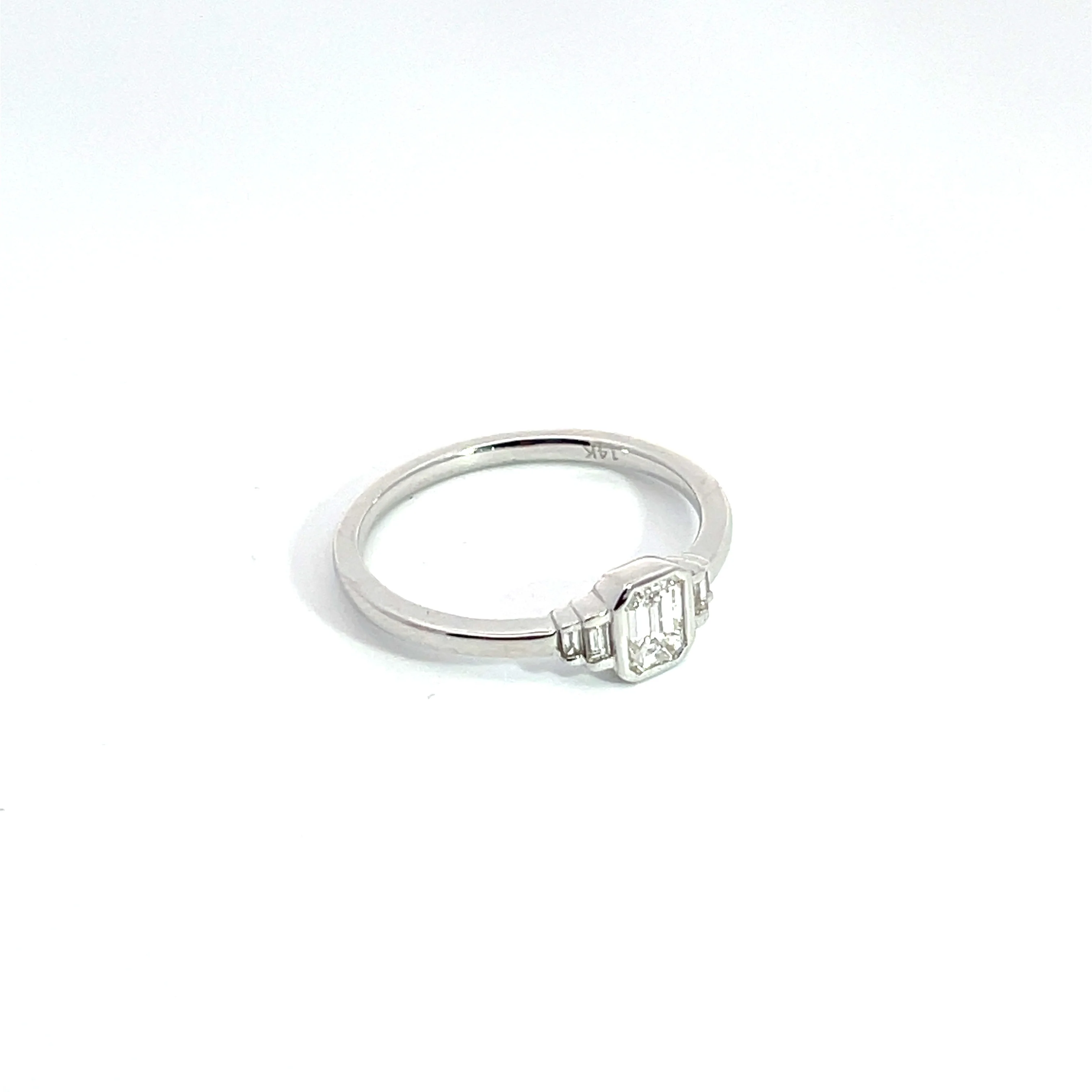 RFH17786. 14k Solid Gold Rectangle Ring - Image 4