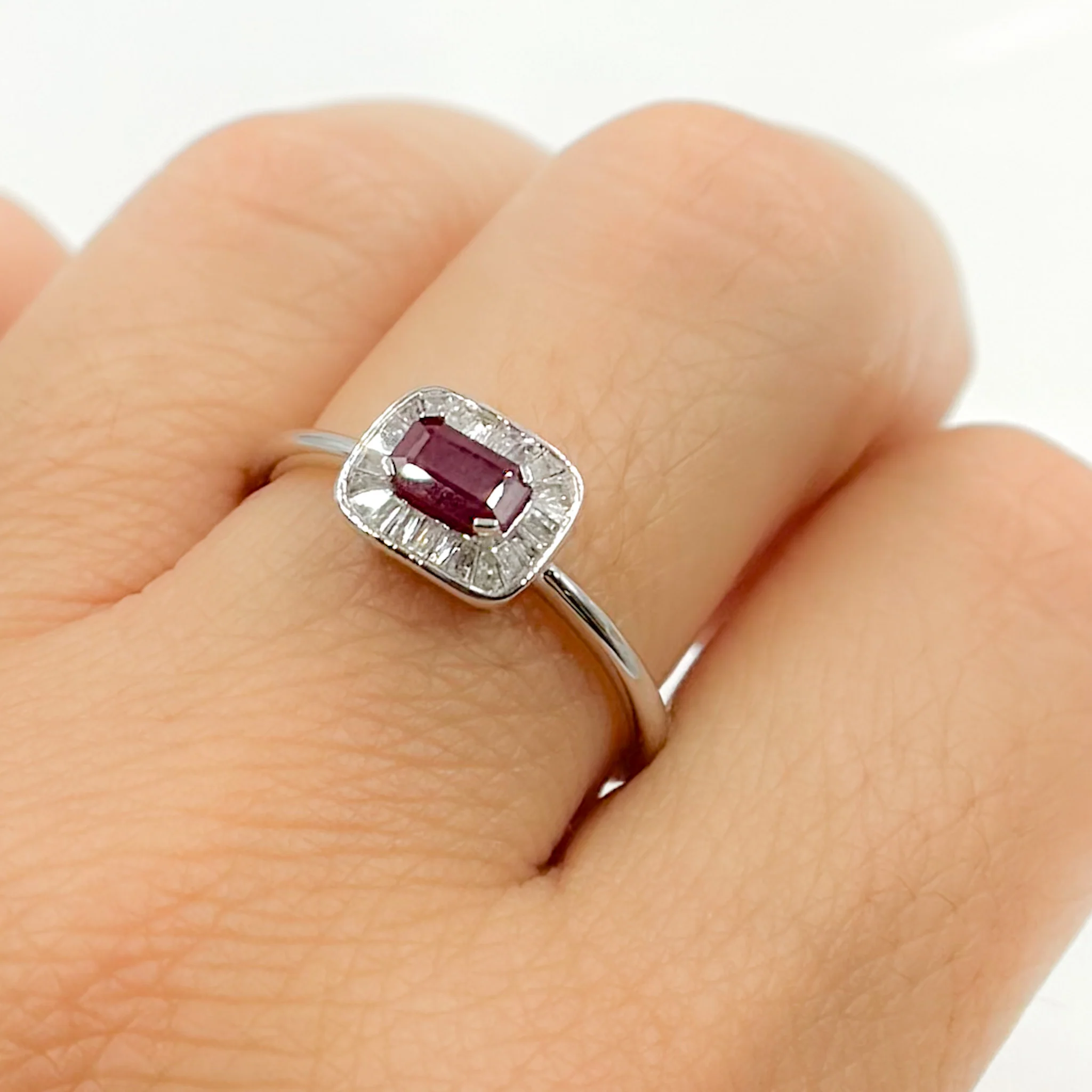 RN417572RU. 14K Solid Gold Diamond and Ruby Ring - Image 2