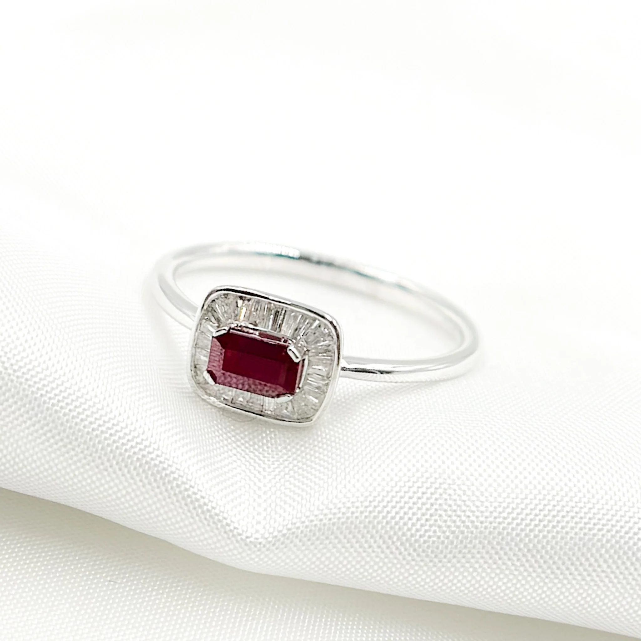 RN417572RU. 14K Solid Gold Diamond and Ruby Ring - Image 3
