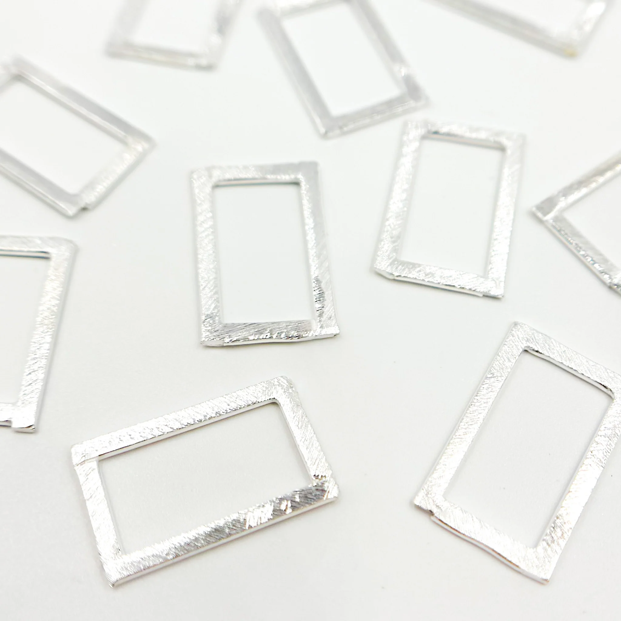 RS1SS. 20MM White Sterling Silver Brushed Rectangle Connector - Image 3
