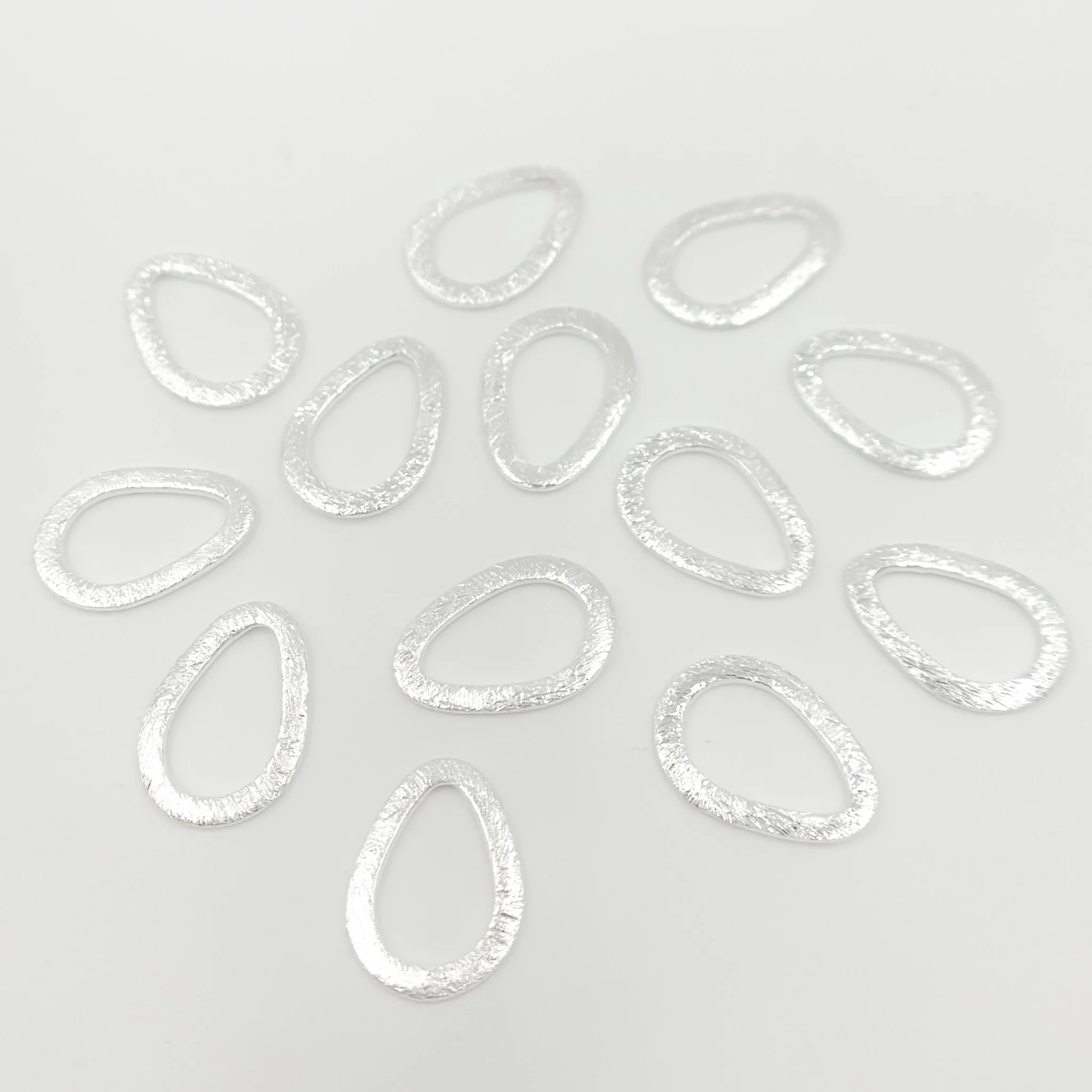 TD4SS. 25MM White Sterling Silver Brushed Drop Connector - Image 3