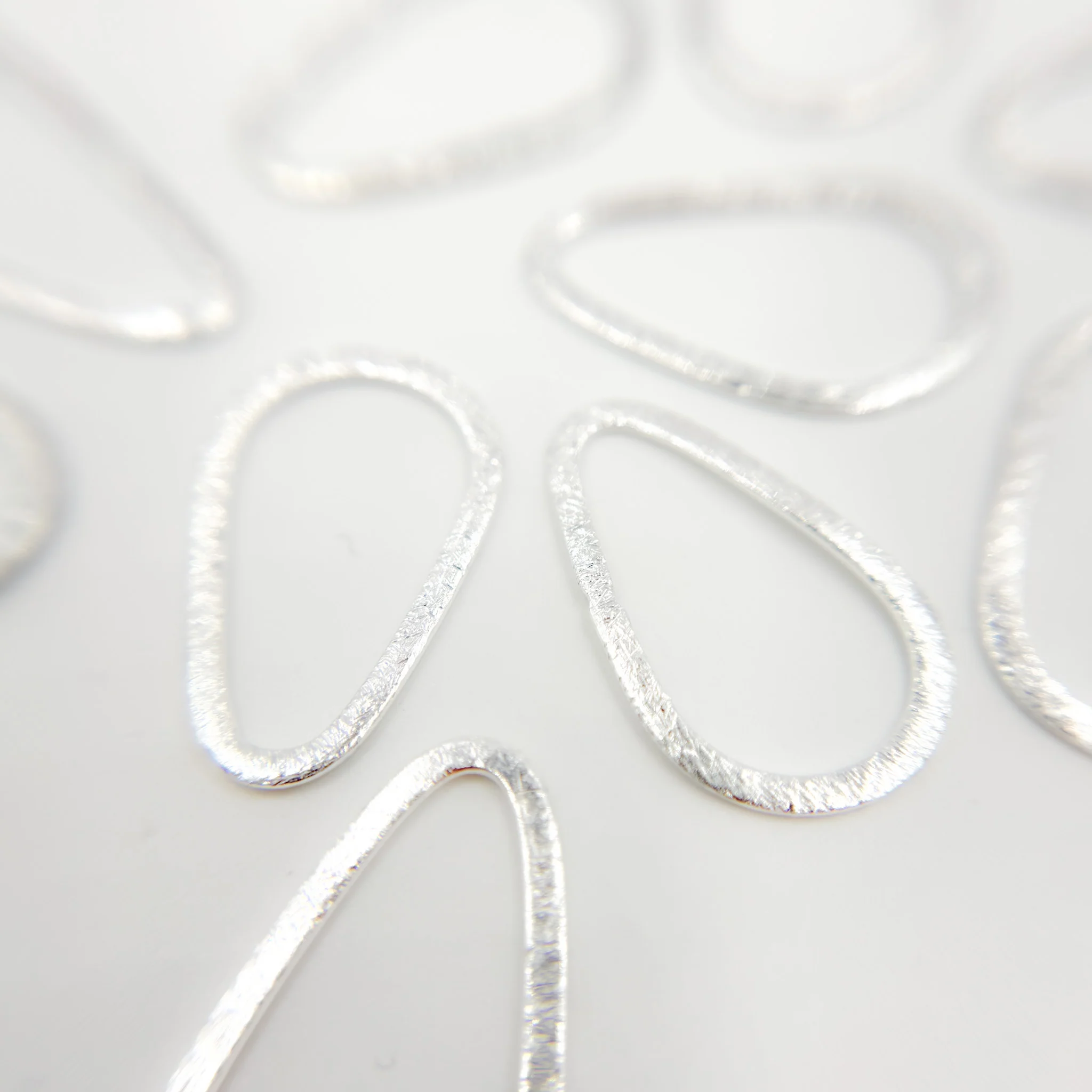 TD5SS. 35MM White Sterling Silver Brushed Drop Connector - Image 4