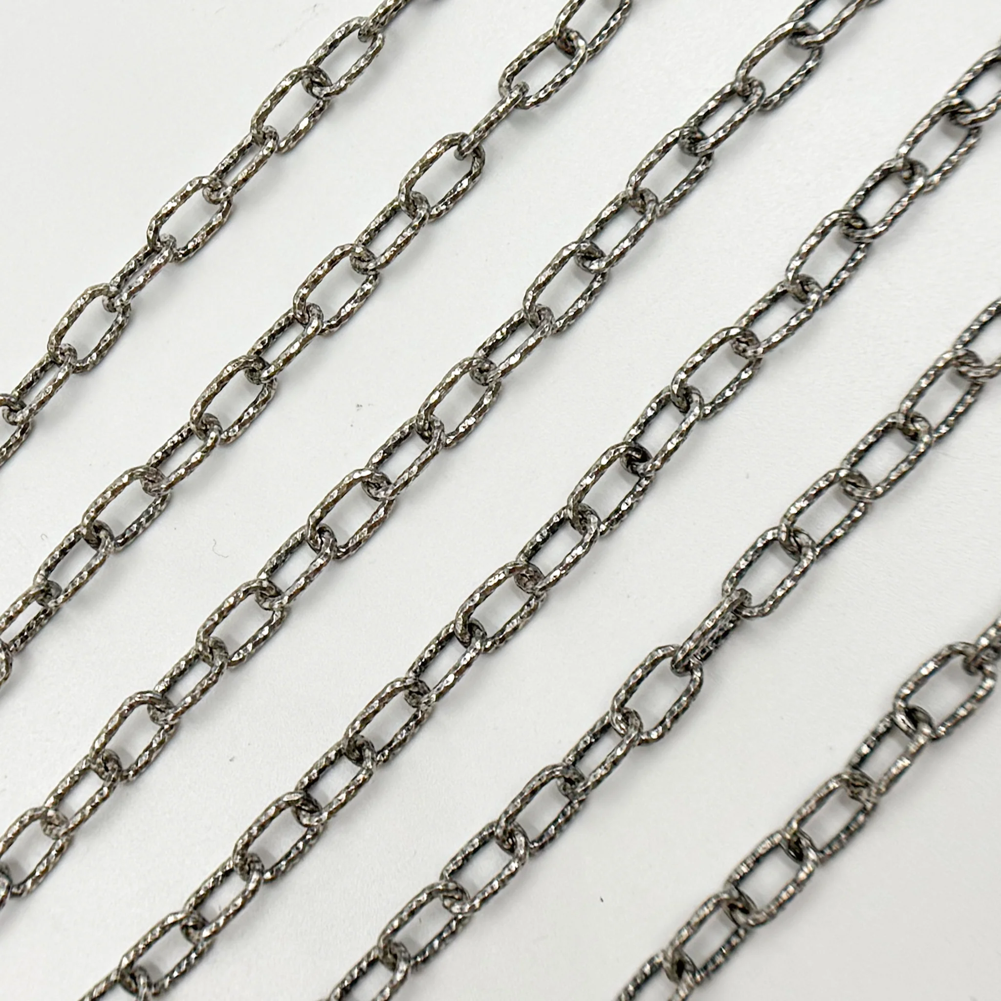 V151DCOX. Oxidized Sterling Silver Hammered Cable Chain - Image 2